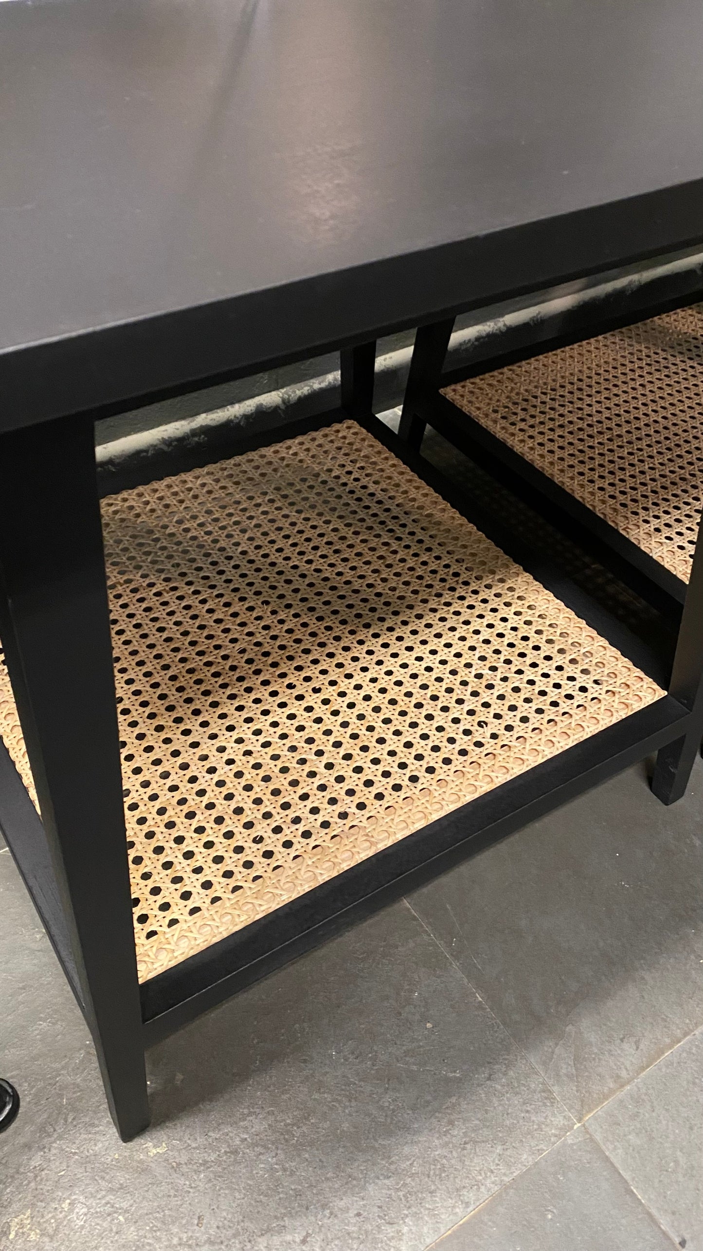 Mesa lateral repisa junco 55x55x55 pátina negra