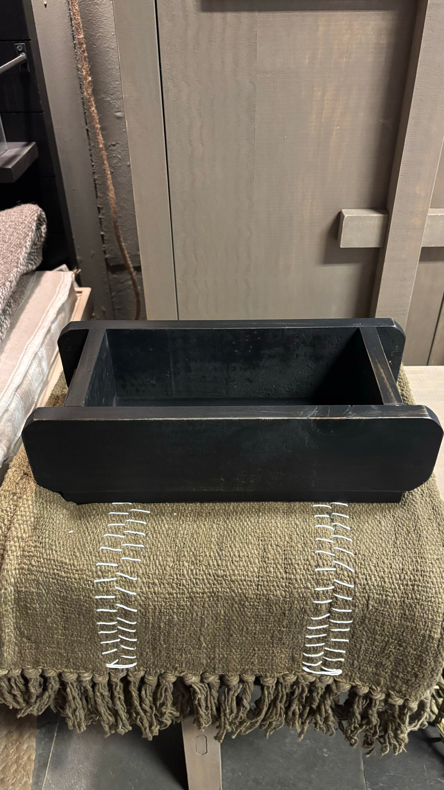 Caja multiuso pátina negra