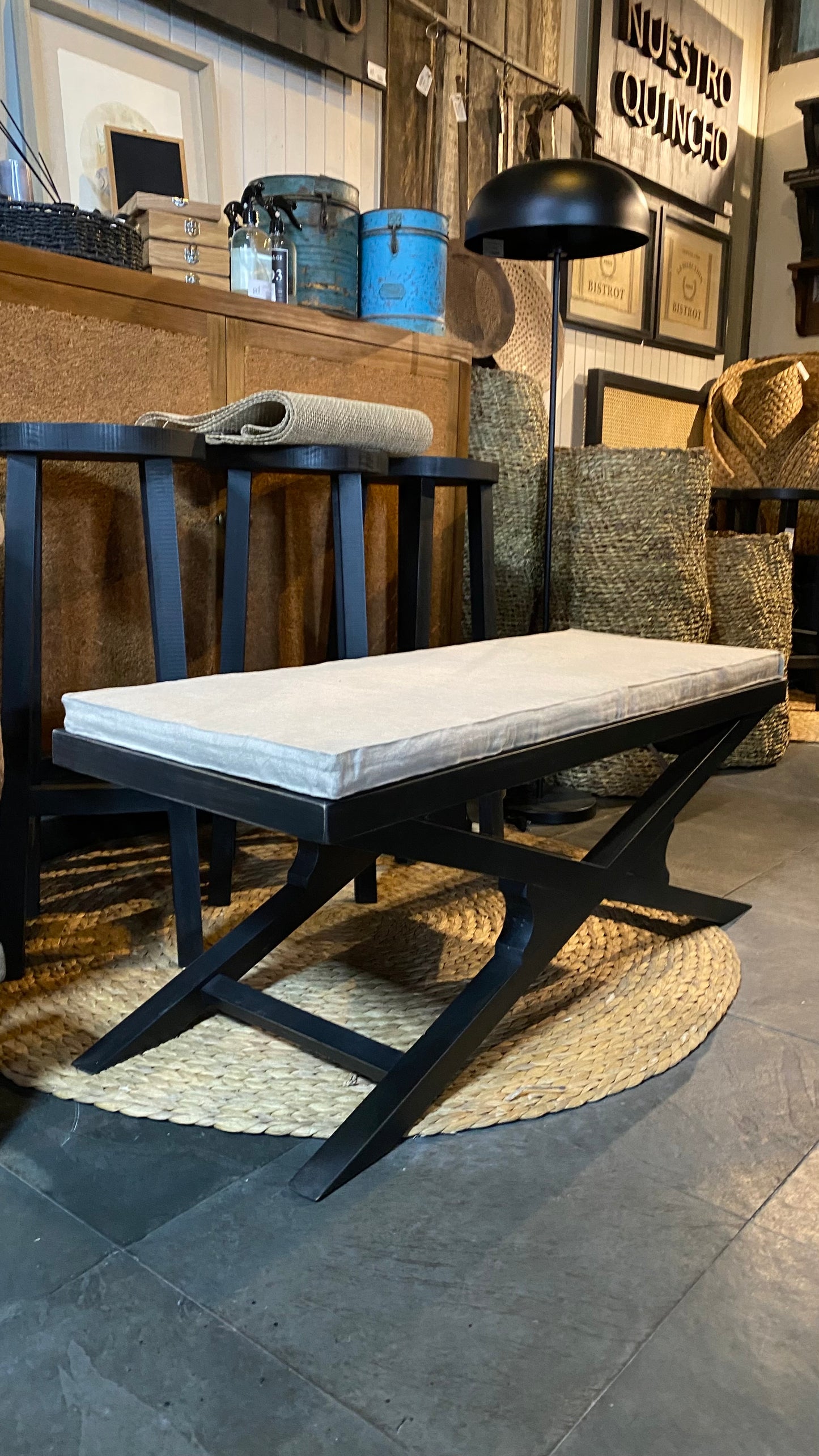 Banqueta cojín largo 110x38X45 negra