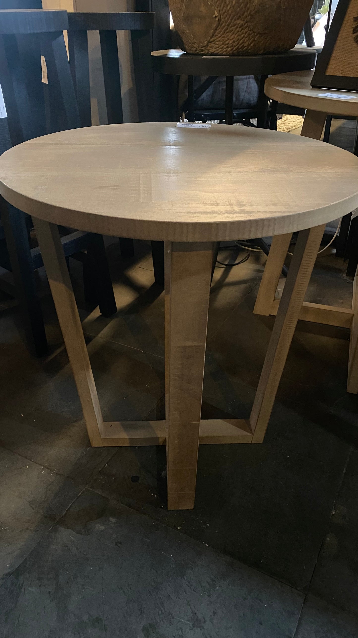 Mesa lateral sol aserrada 50x55 teñido rústico
