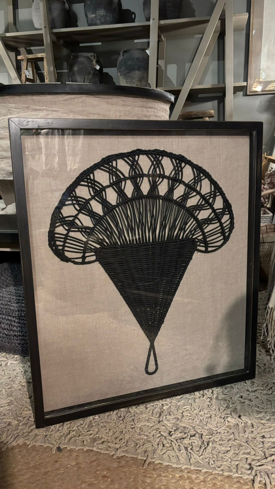 Cuadro abanico negro fondo lino natural