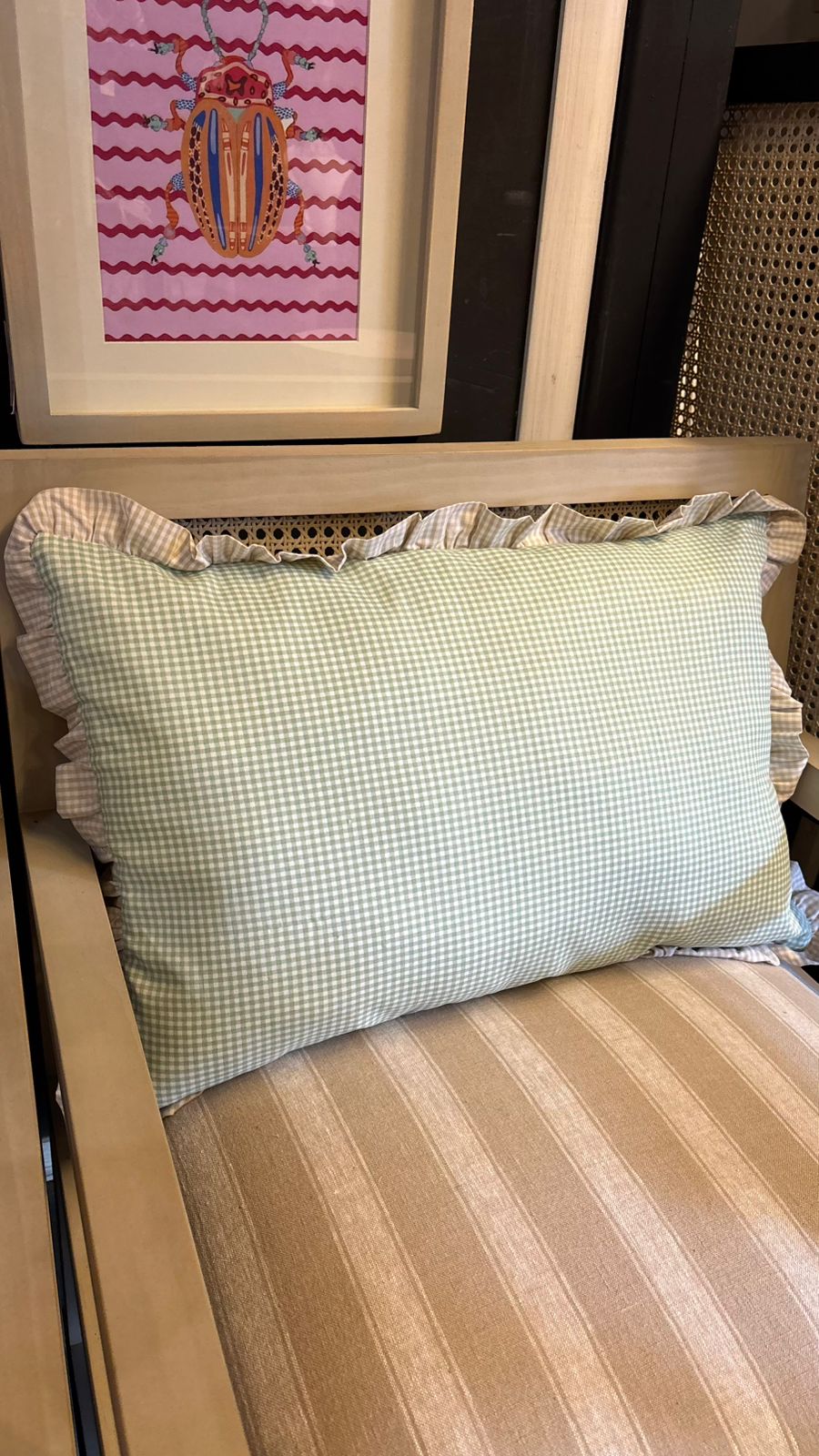 Cojín cuadrillé verde - beige 60x40 vuelos beige