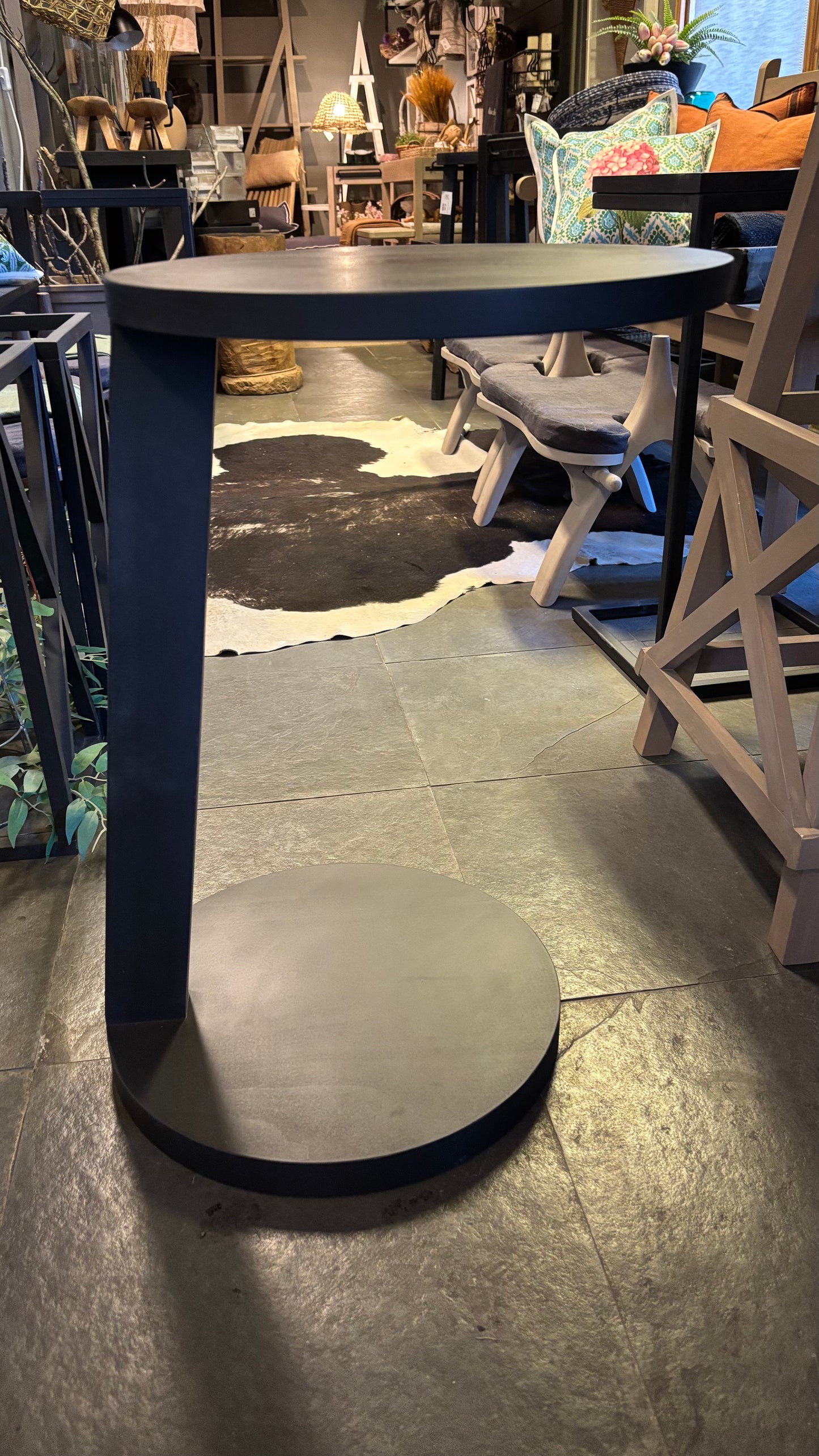 Mesita auxiliar redonda 38x60 negra