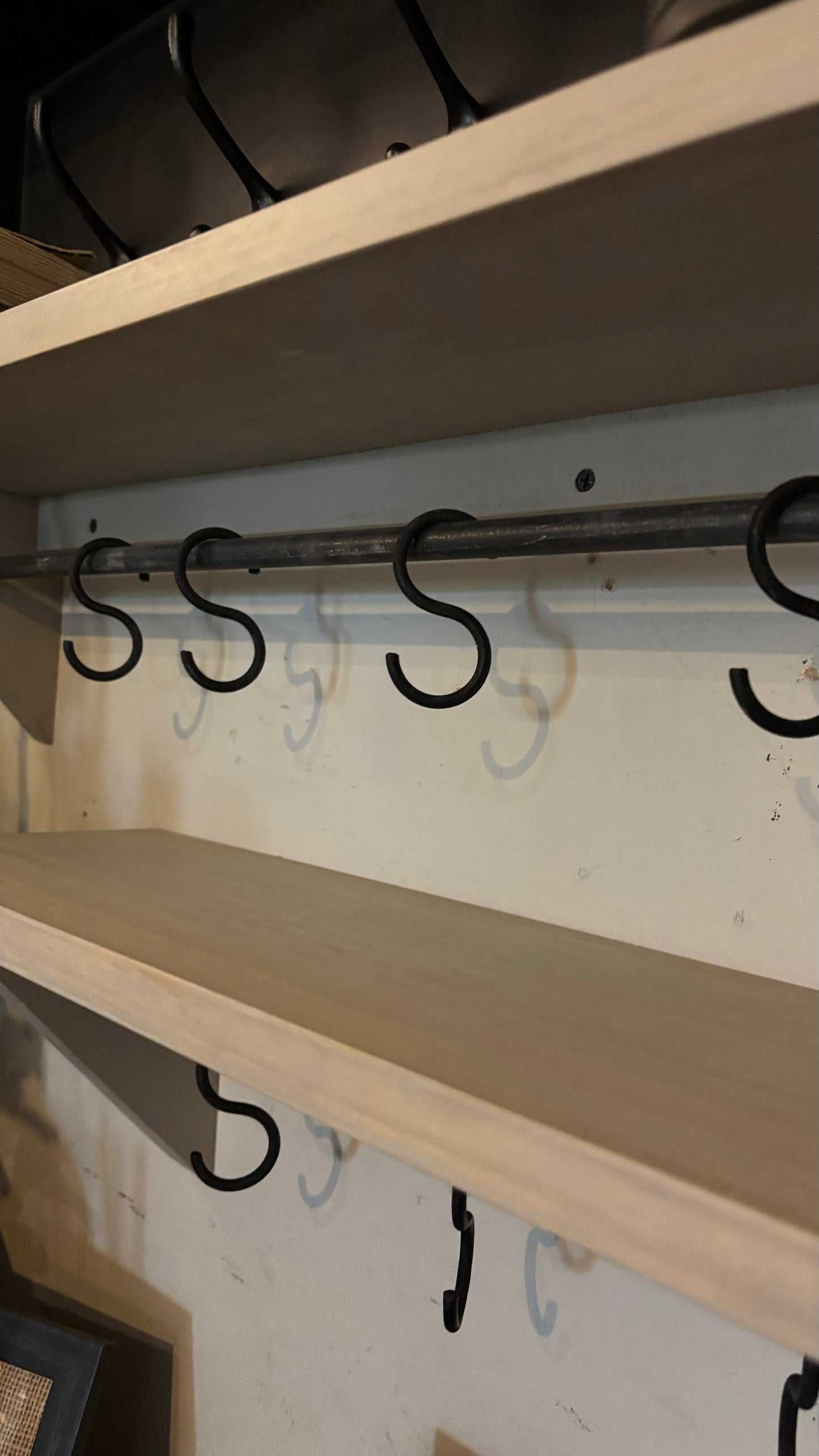 Repisa con colgador 90x16x16 aguada clara