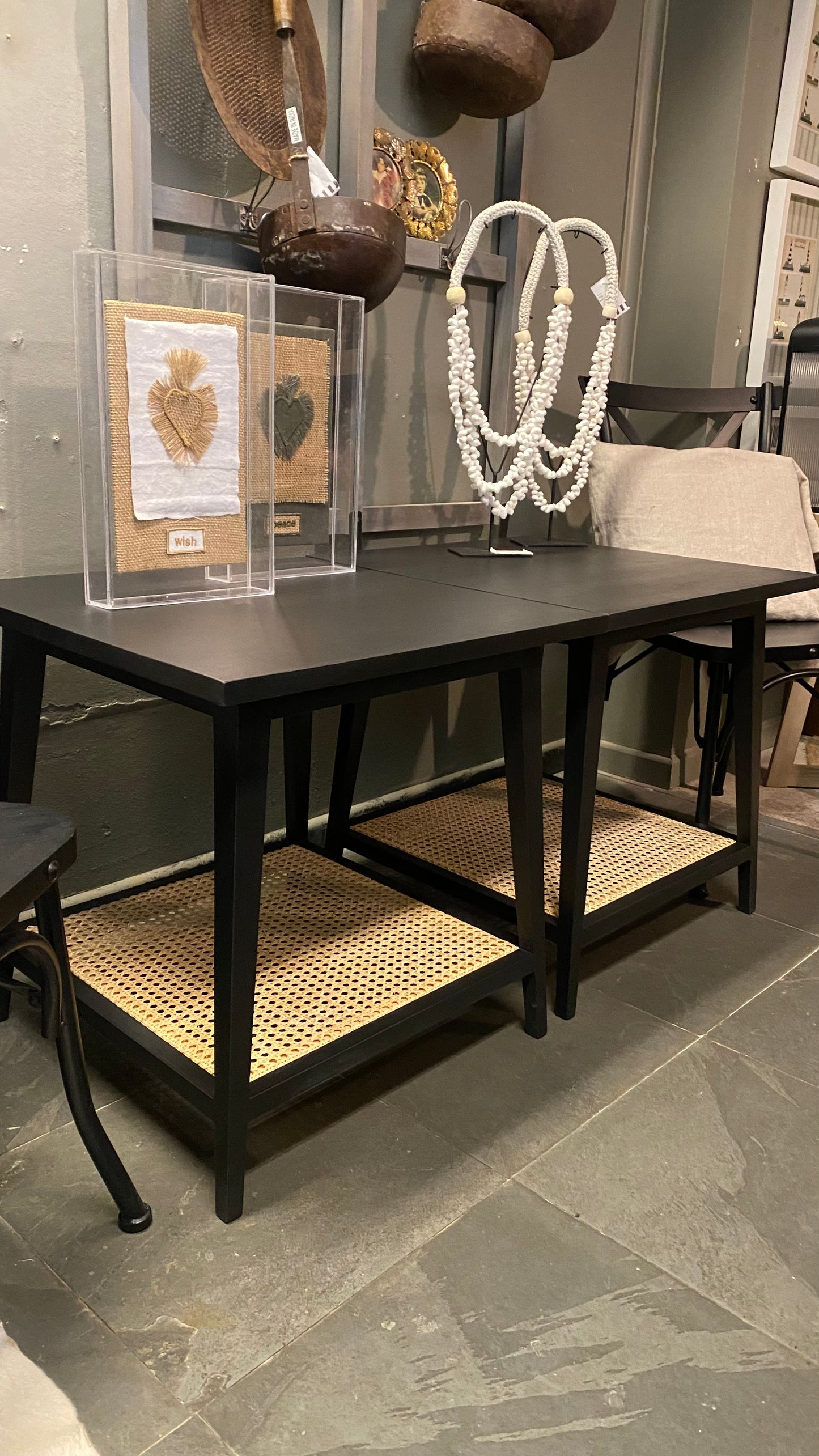 Mesa lateral repisa junco 55x55x55 pátina negra