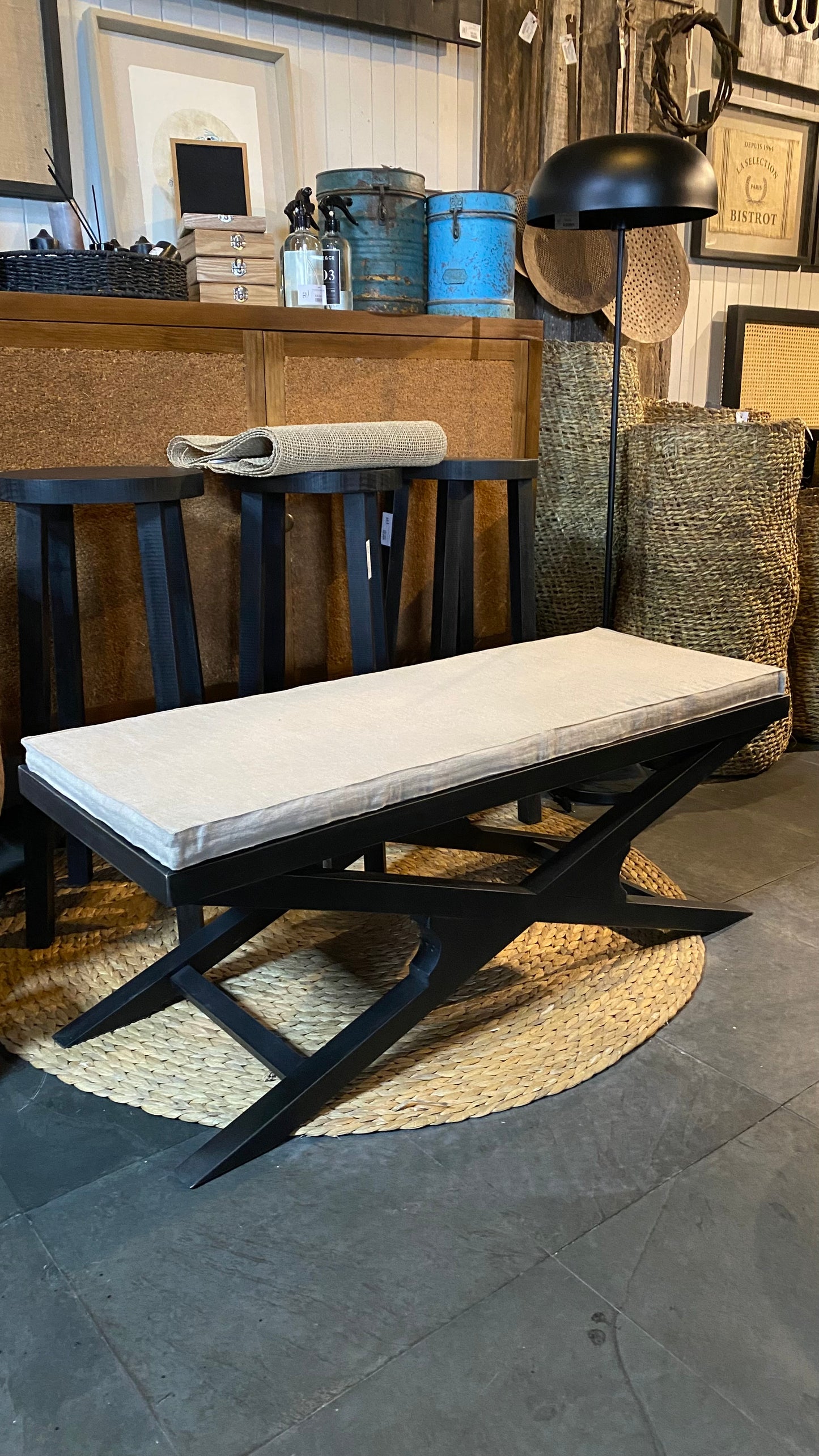 Banqueta cojín largo 110x38X45 negra