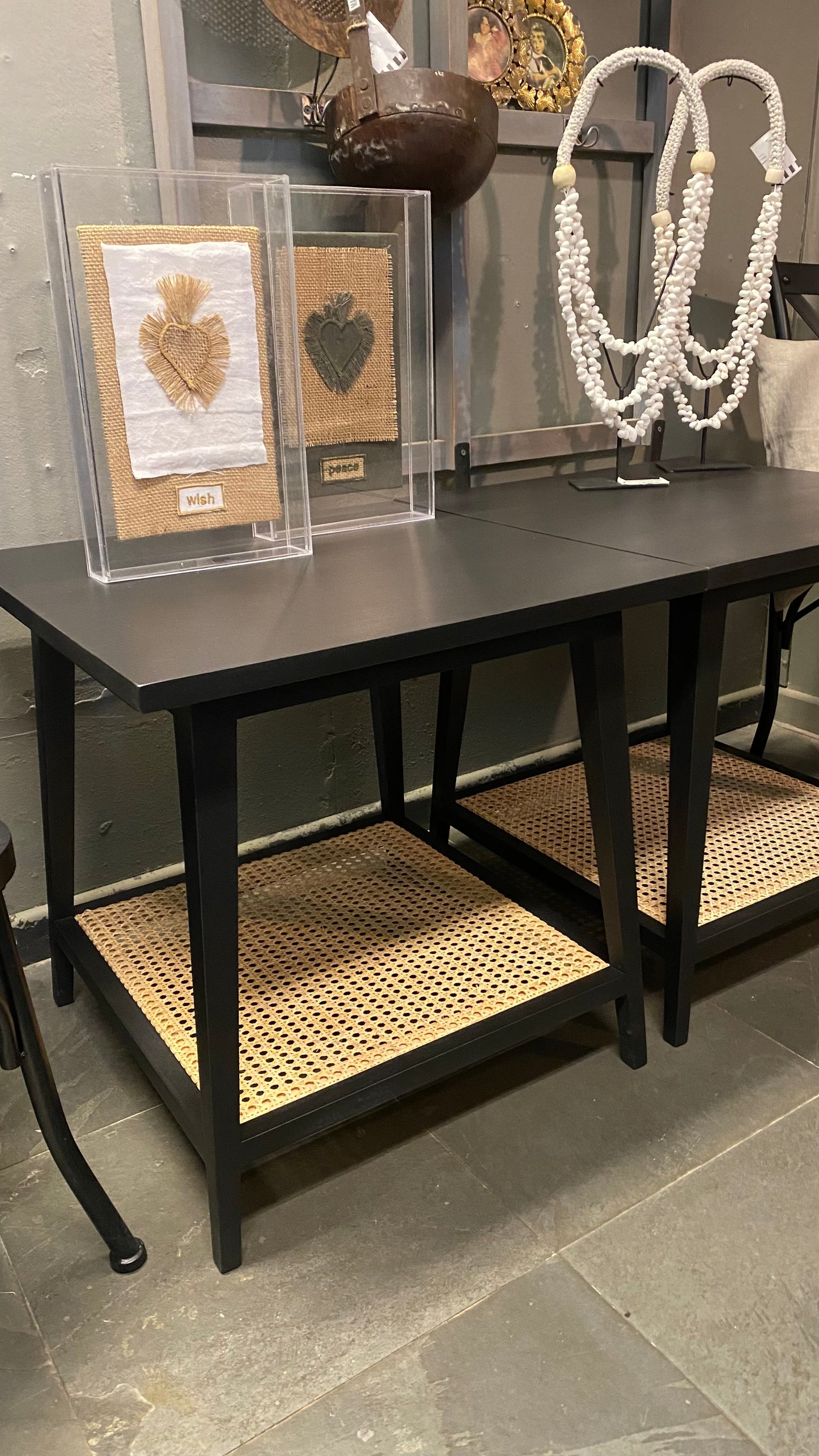Mesa lateral repisa junco 55x55x55 pátina negra