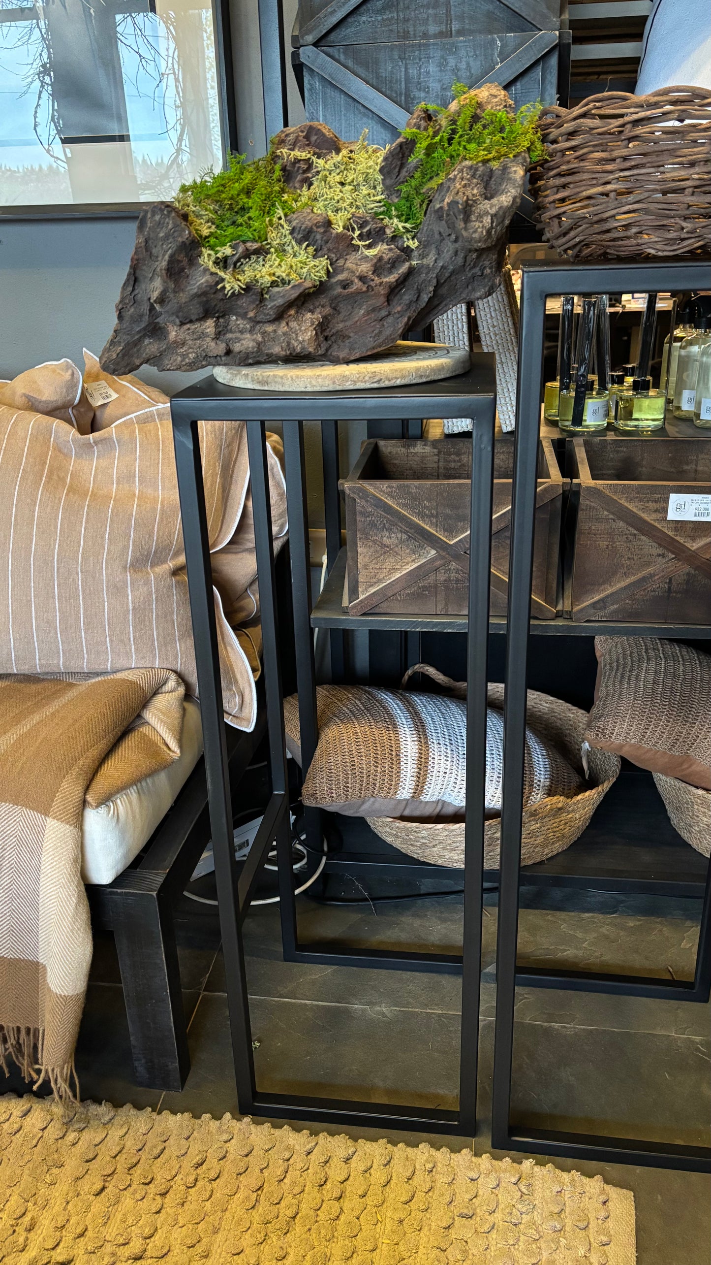 Plinto 30x30x90 negro