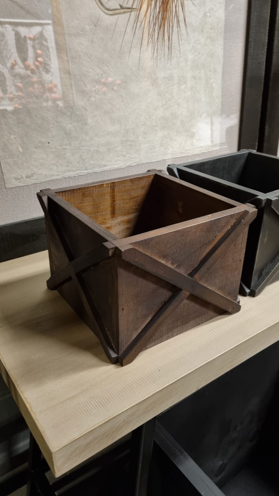 Macetero interior cruceta 20x20x15 teñido Café