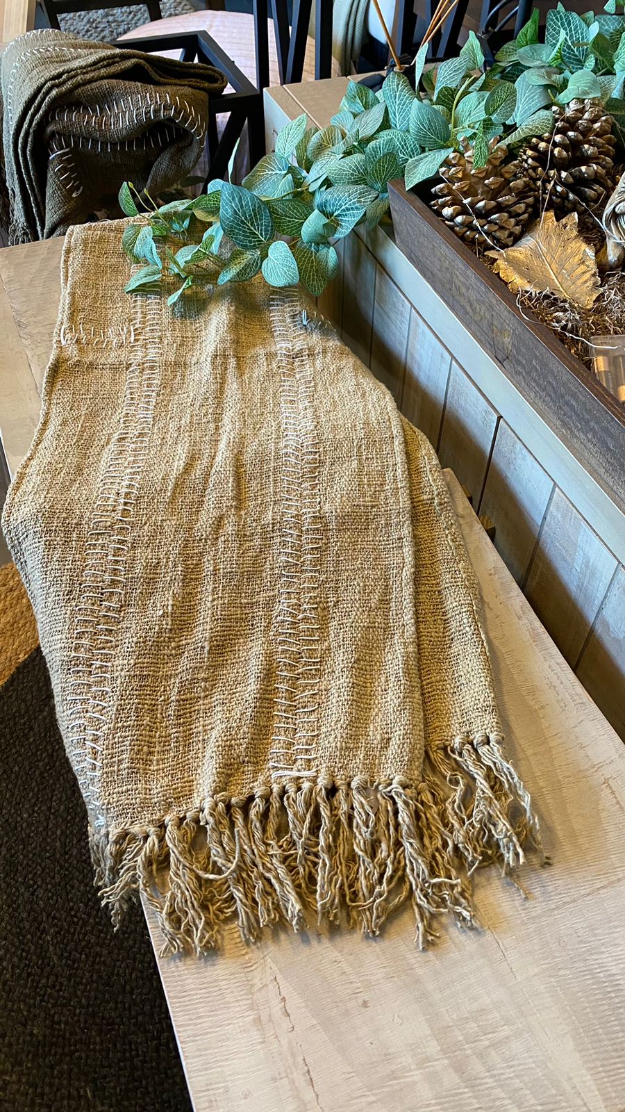 Camino de mesa telar 220 cm kaki
