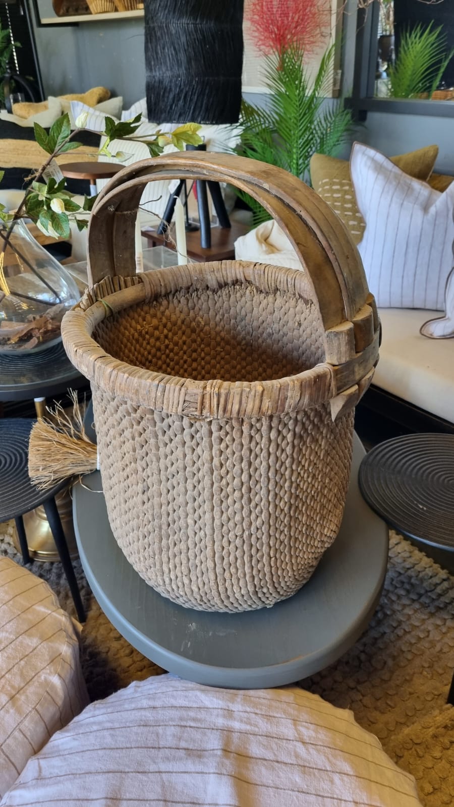 Canasto rattán antiguo grande