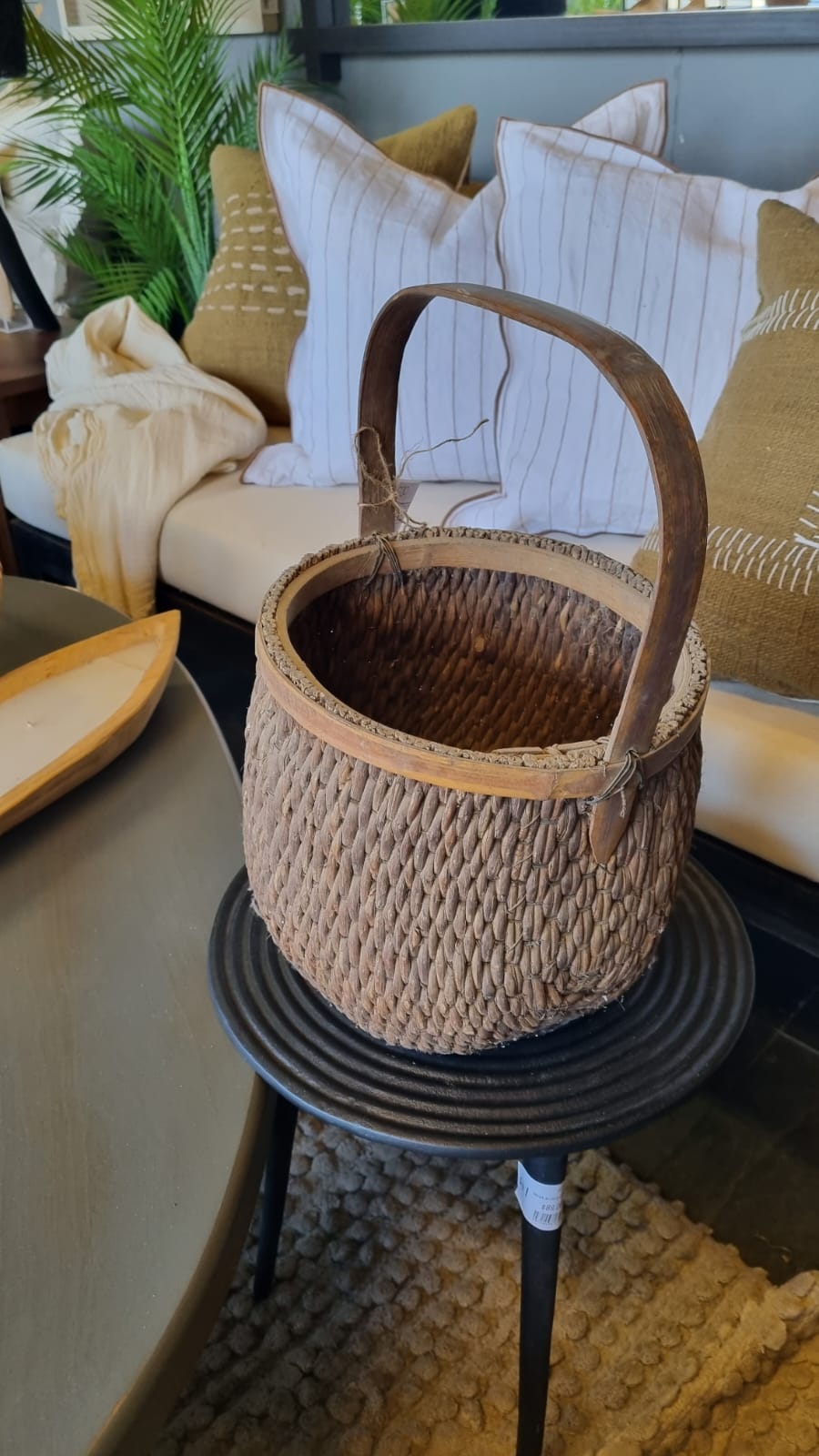 Canasto rattán antiguo chico
