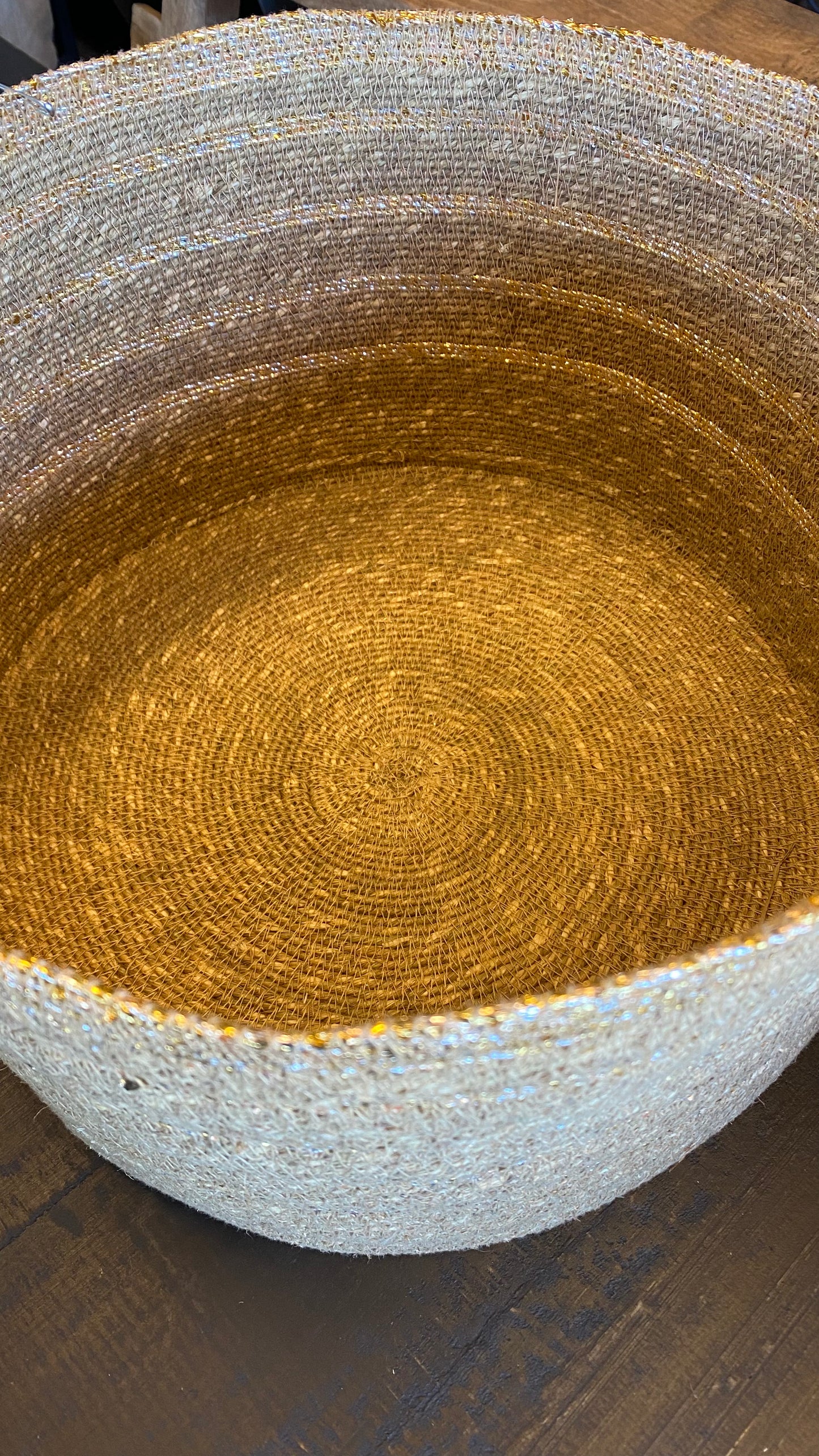 Canasto redondo diseño dorado l