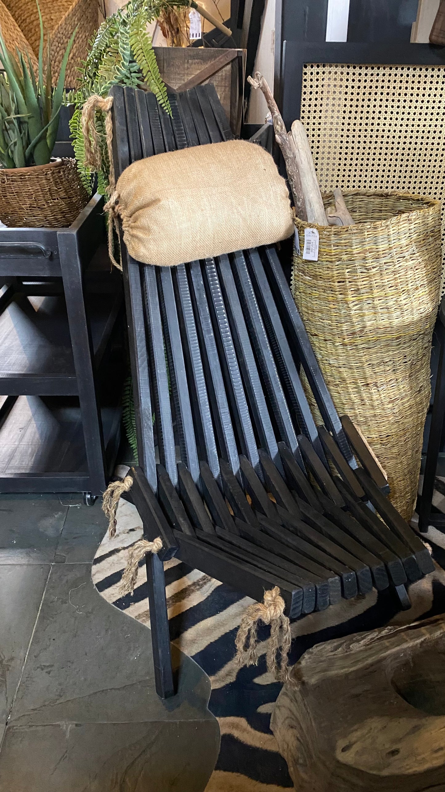 Silla jesuita pátina negra con cojín