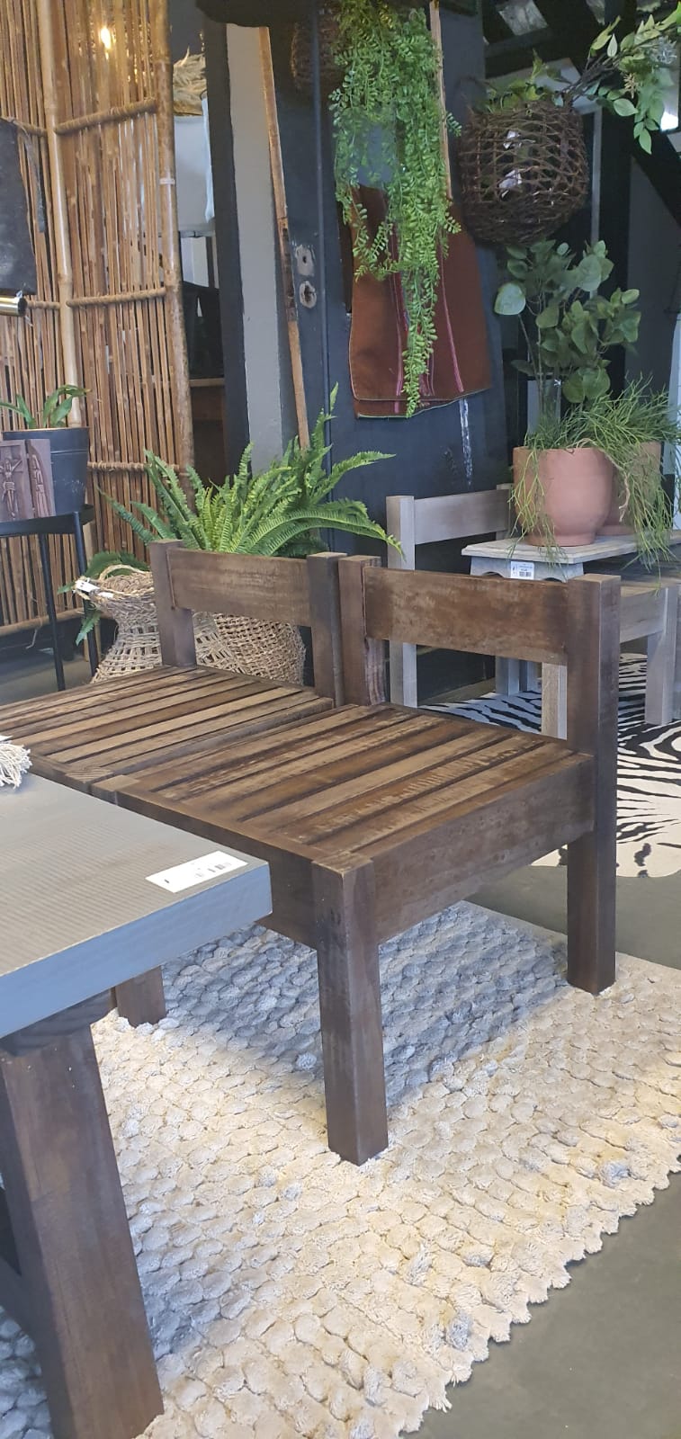 Silla Baja con Respaldo — Teñido Café 40x45x50