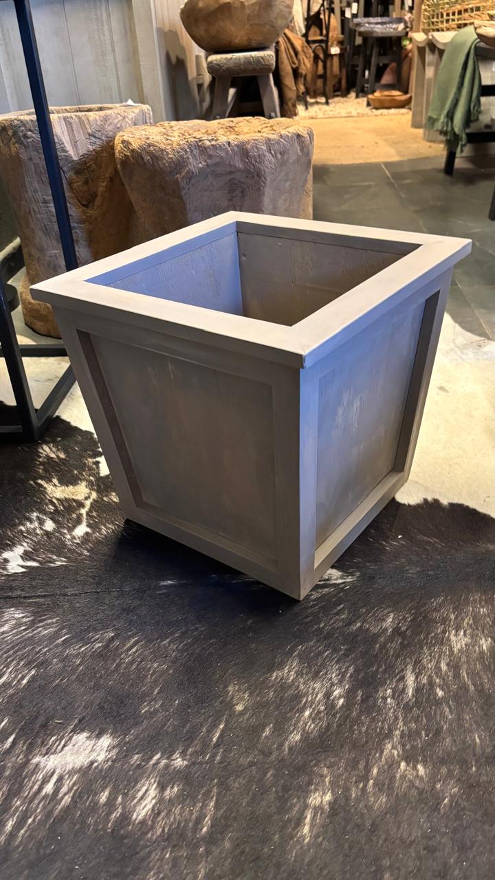 Macetero de Exterior — Pino Clear Teñido Rústico Gris Beige Envejecido 35x35x33