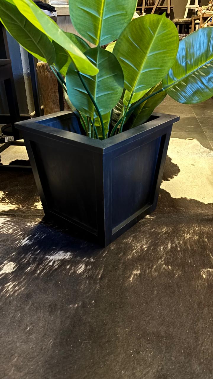 Macetero de Exterior — Pino Clear Pulido Negro 39x39x33