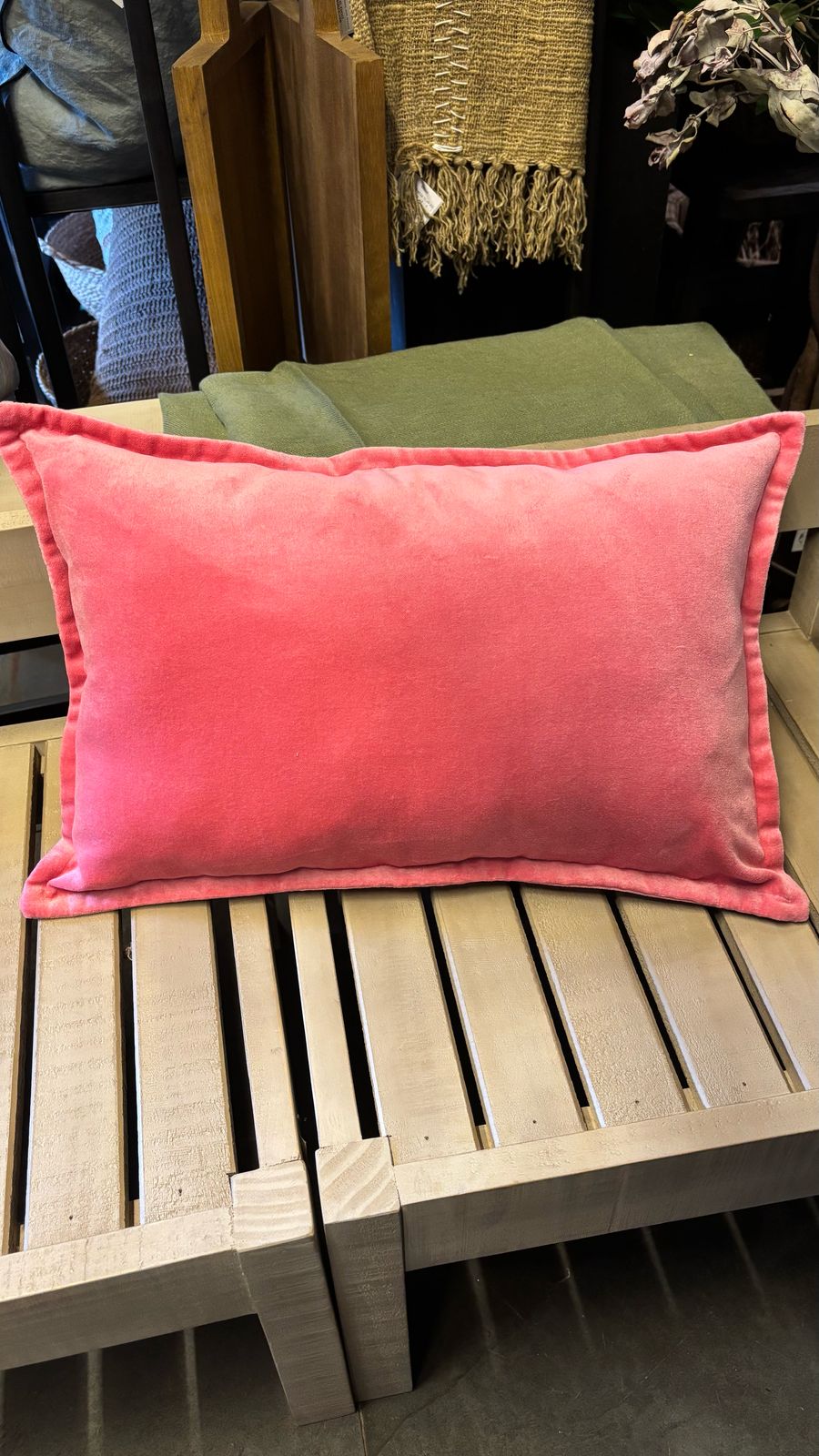 Cojín de Algodón - Con Pestaña Fucsia 50x30