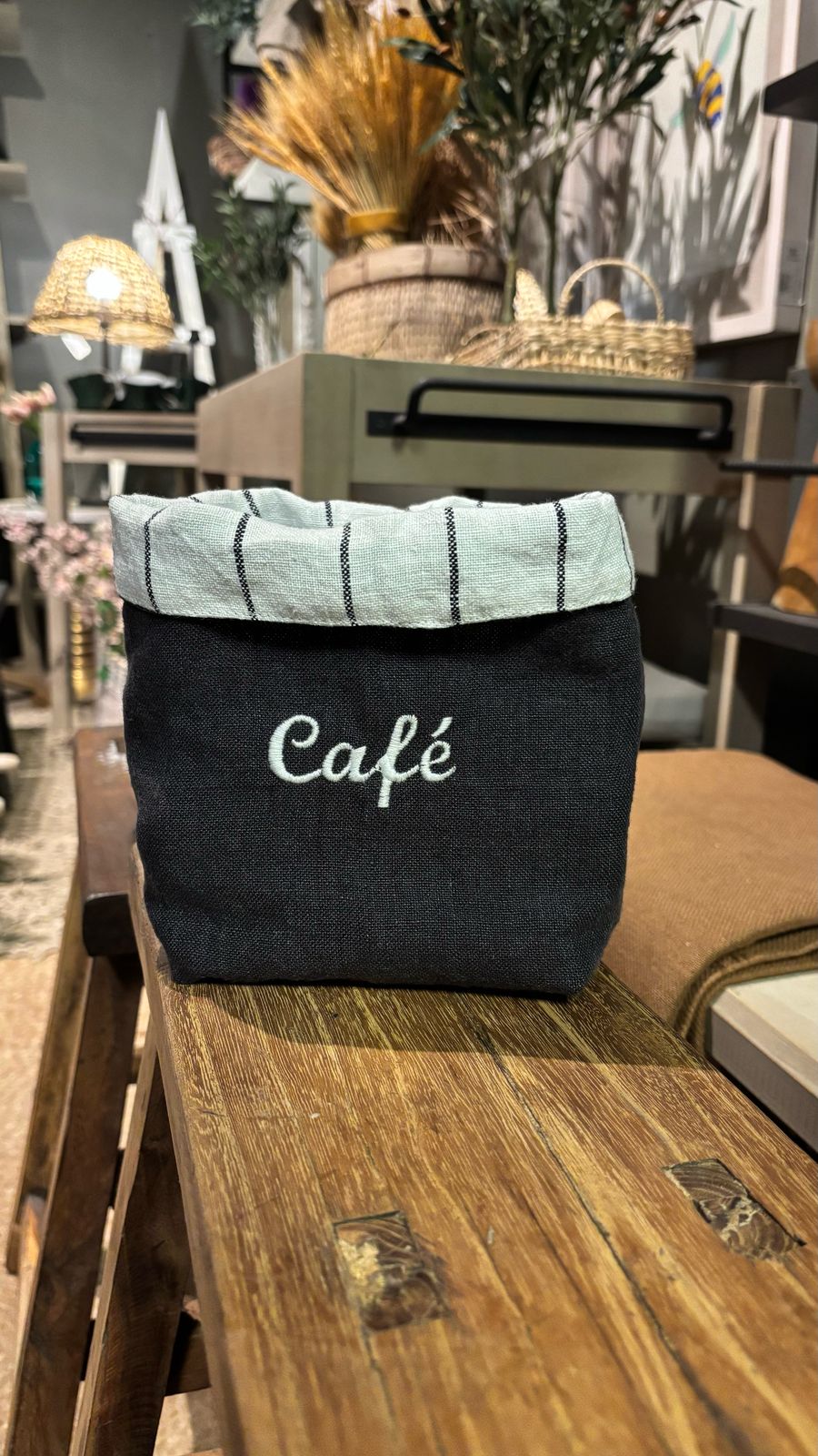 Funda de Lino para Frasco — Bordado Café Bordada Marengo y Blanco 13x13x15