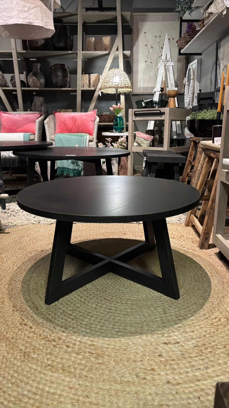 Mesa de Centro Ana - Pino Pulida Negro 70x70x35