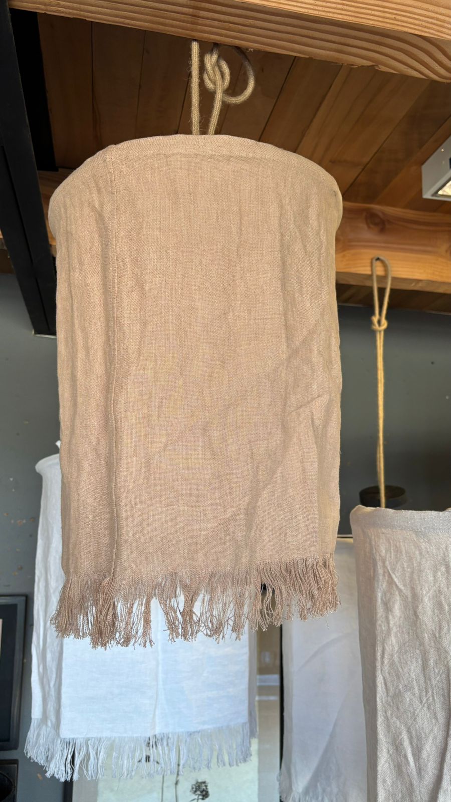 Lámpara Colgante con Funda de Lino con Flecos — Nude 35x45