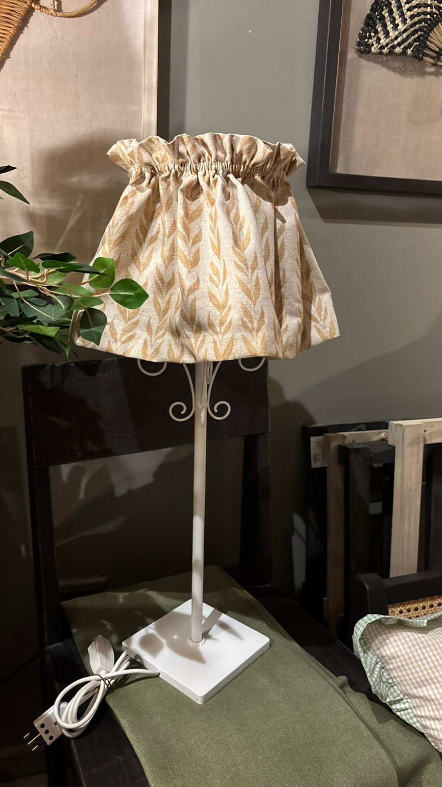Lámpara de Mesa con Funda — Diseño Amarillo Fierro Blanco 23x70