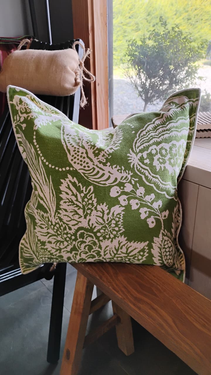 Cojín Bordado — Con Bordado con Diseño Borde Bordado Verde 50x50