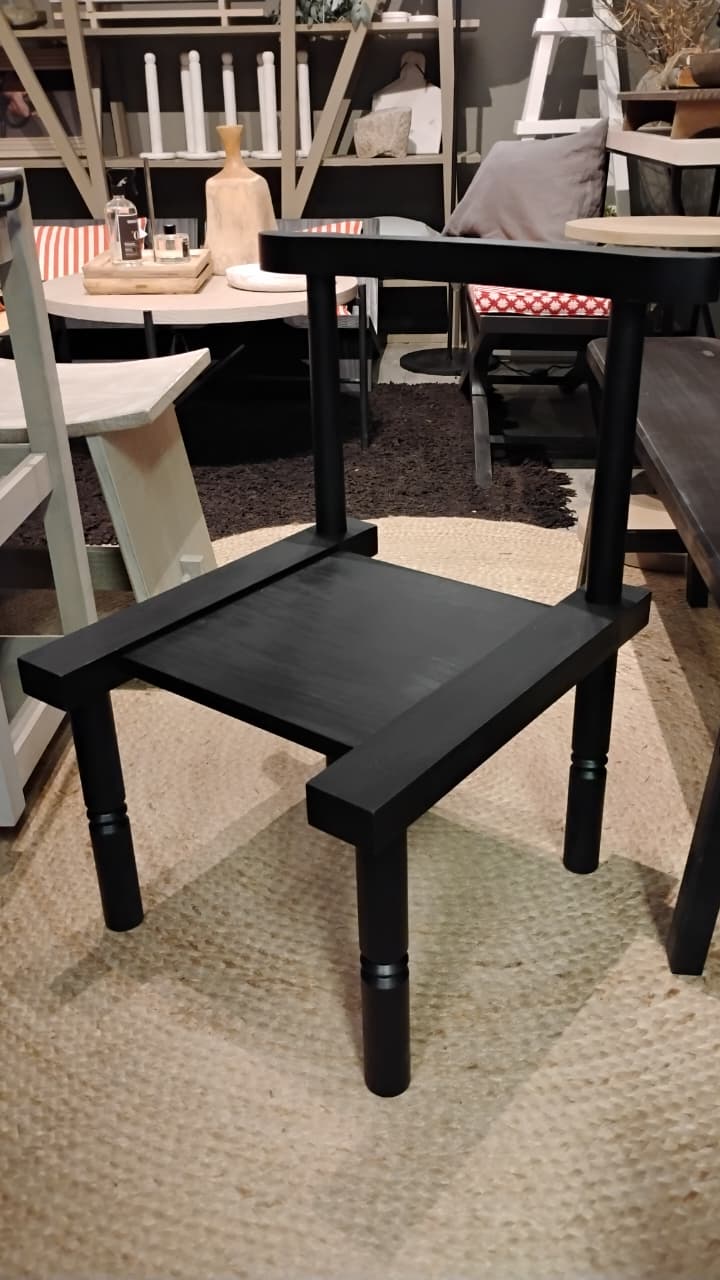 Silla Baja Rústica — Pino Clear Aserrada Pátina Negra 54x50x70