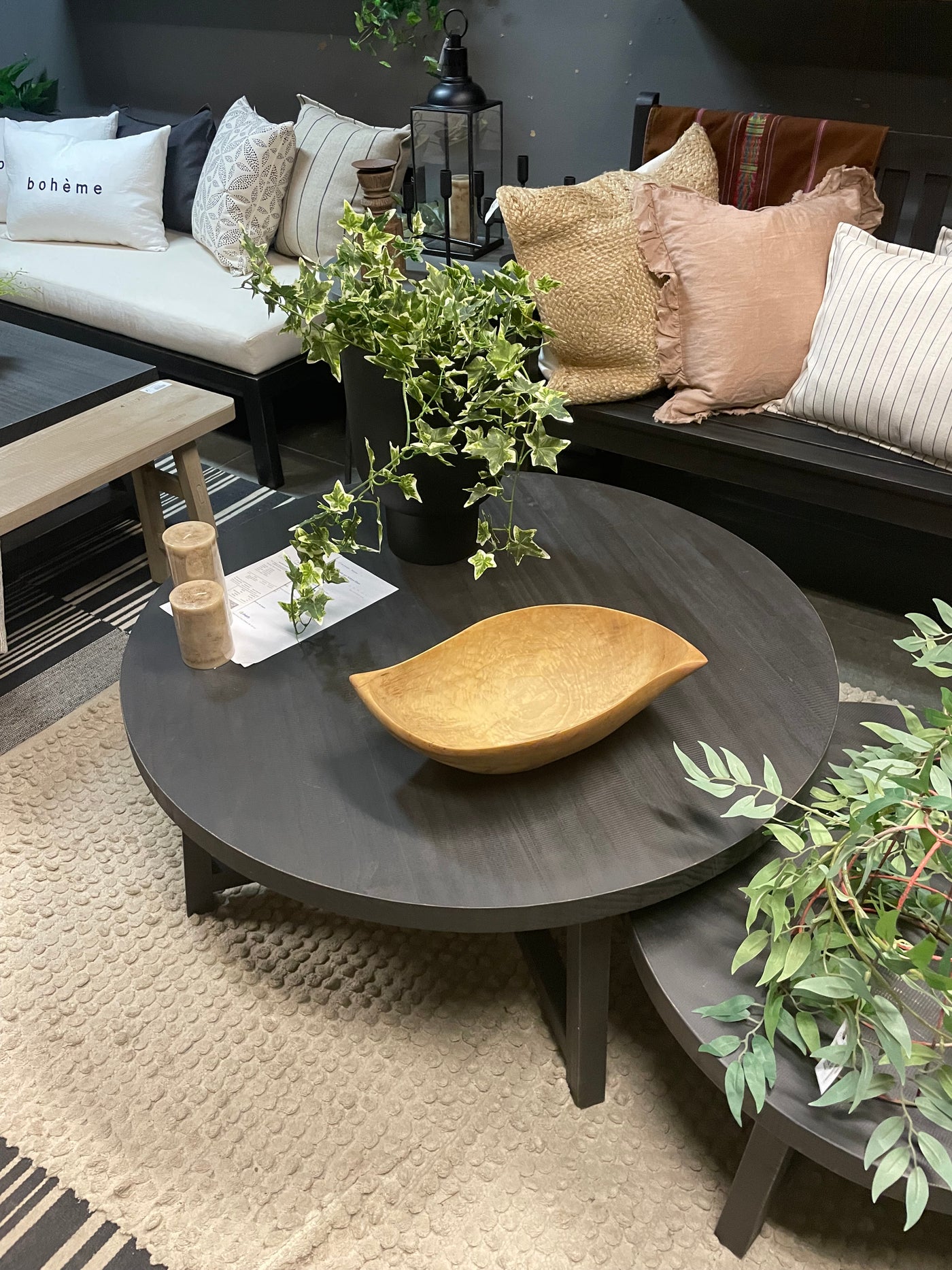 Mesa de Centro Redonda — Pino Clear Aserrada Pátina Negra 90x90x40