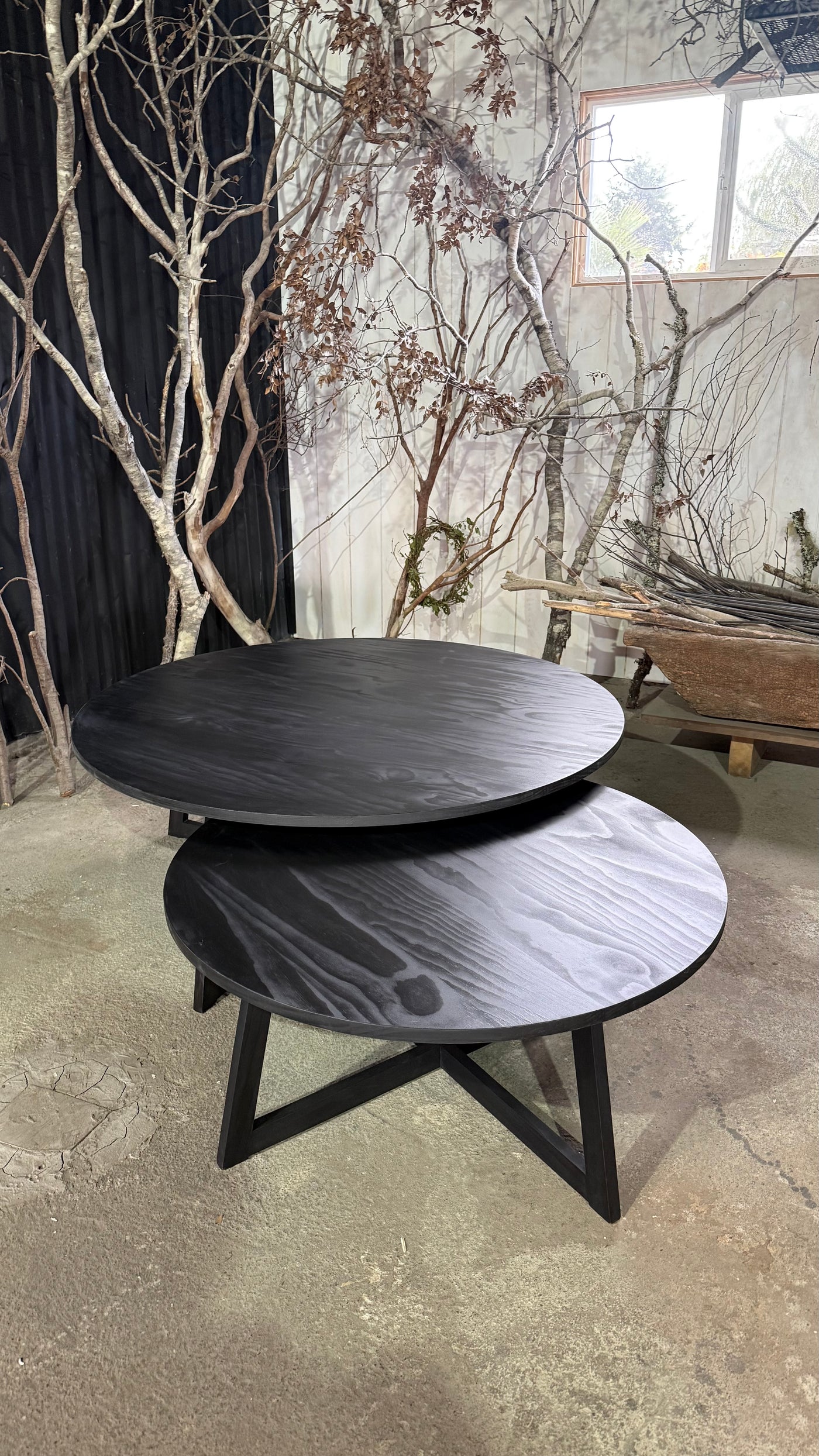 Mesa de Centro Ana — Pino Pulida Negro 70x70x35