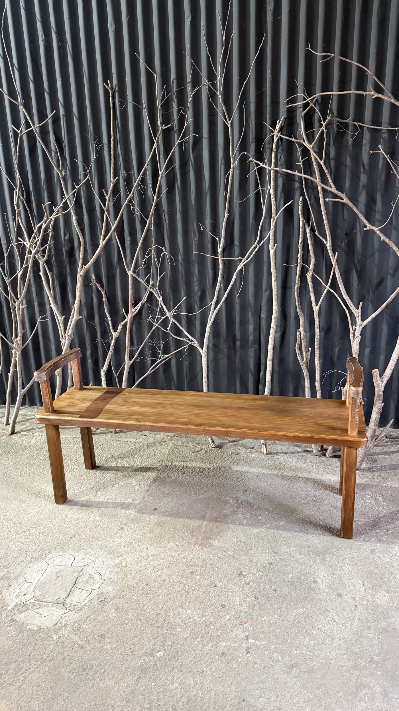 Banqueta María — Pino Clear Teñido Café 130x35x60