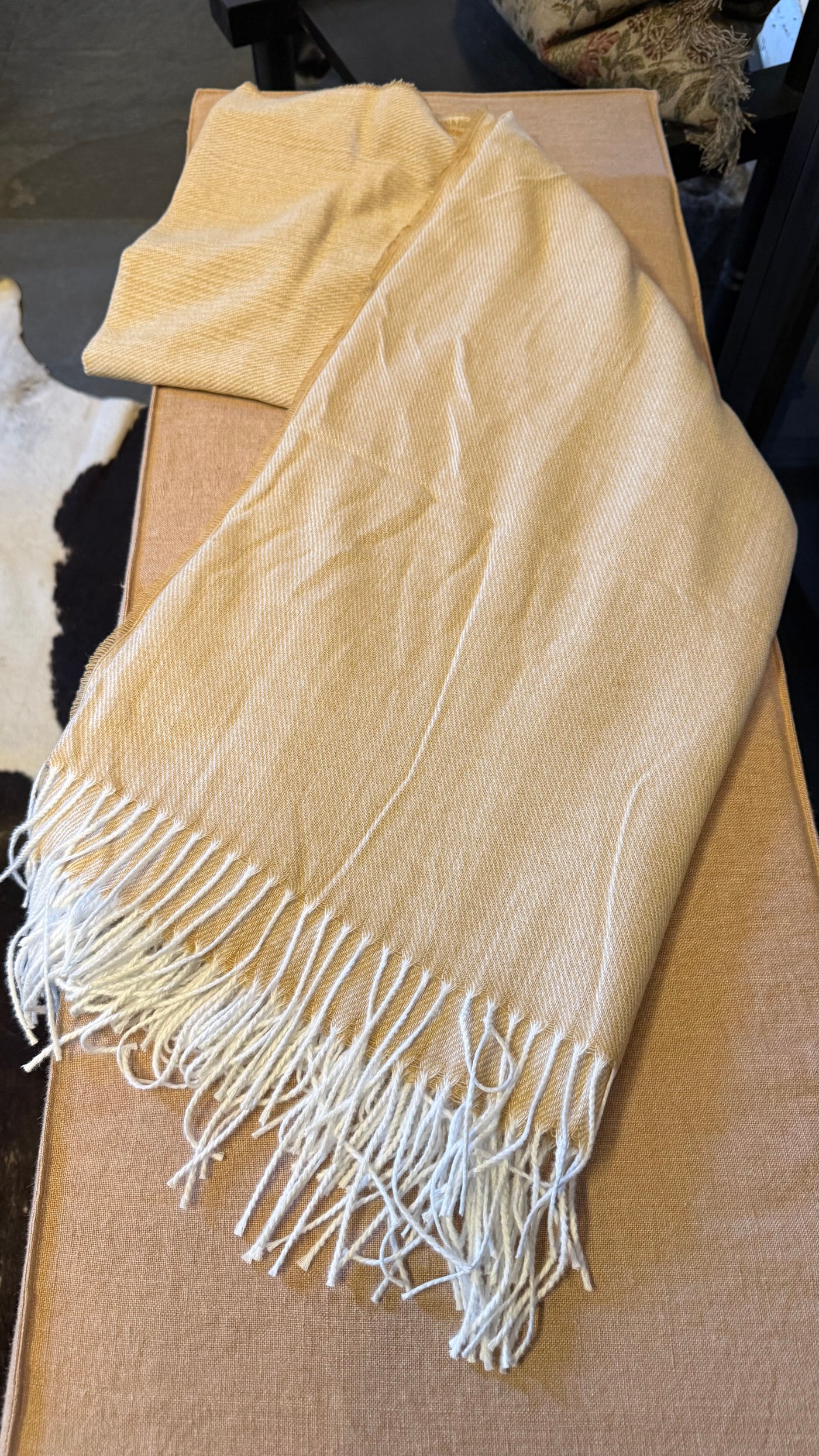Chal — Con Flecos Beige 120x160