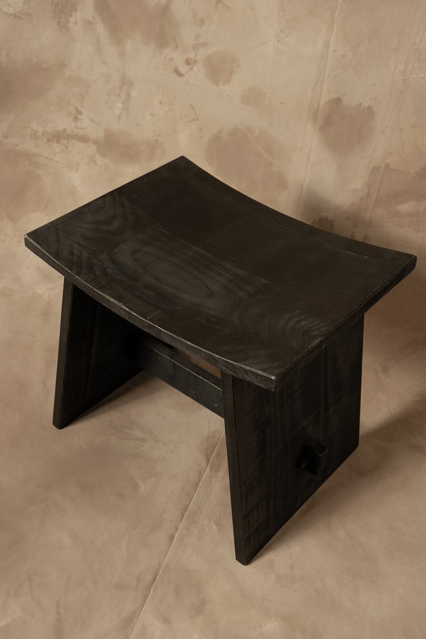 Huanco Galpón - Pino Clear Aserrado Pátina Negra 50x38x46