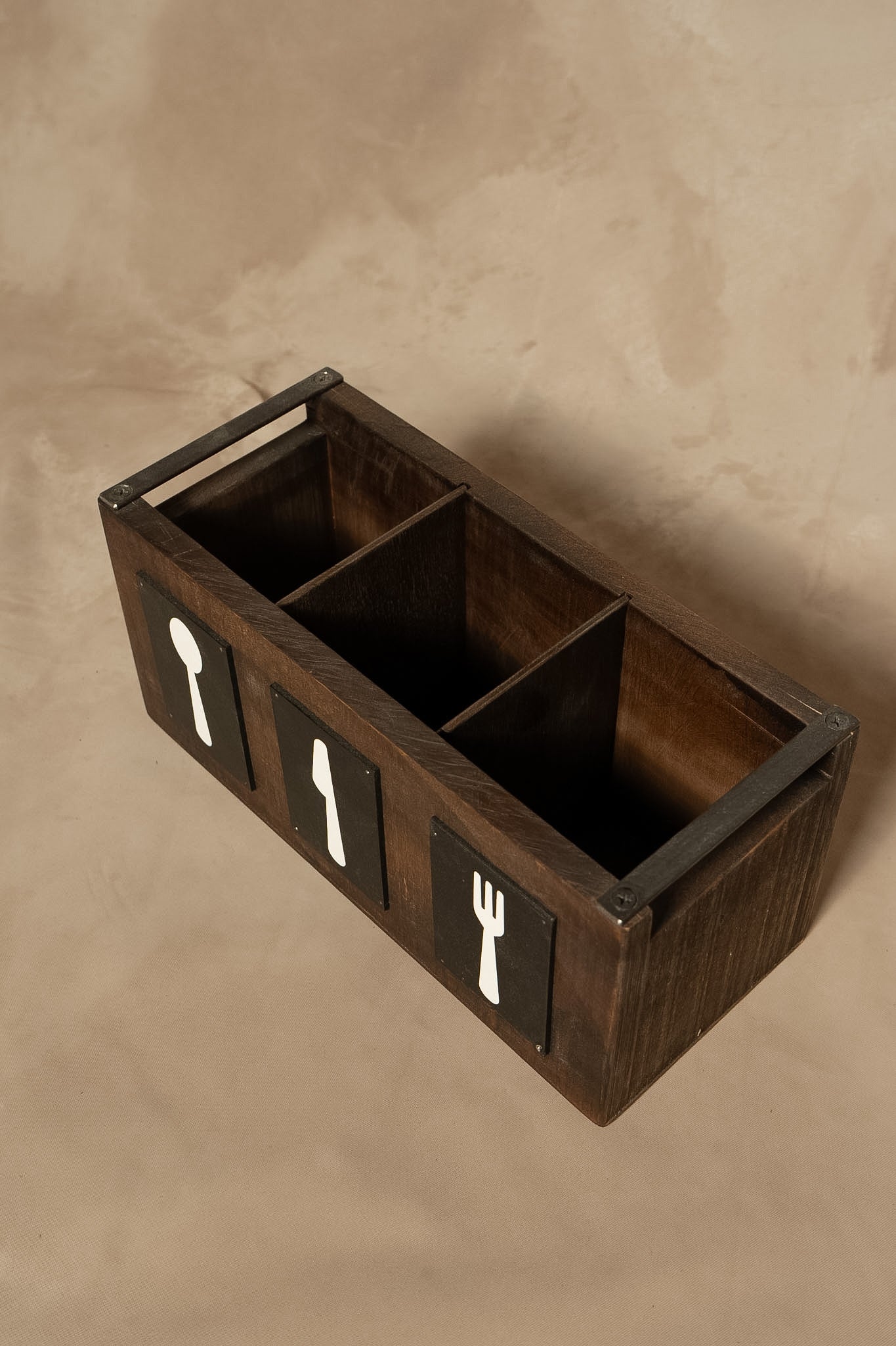 Porta Cubierto con Separaciones - Teñido Café 30x13x14.5