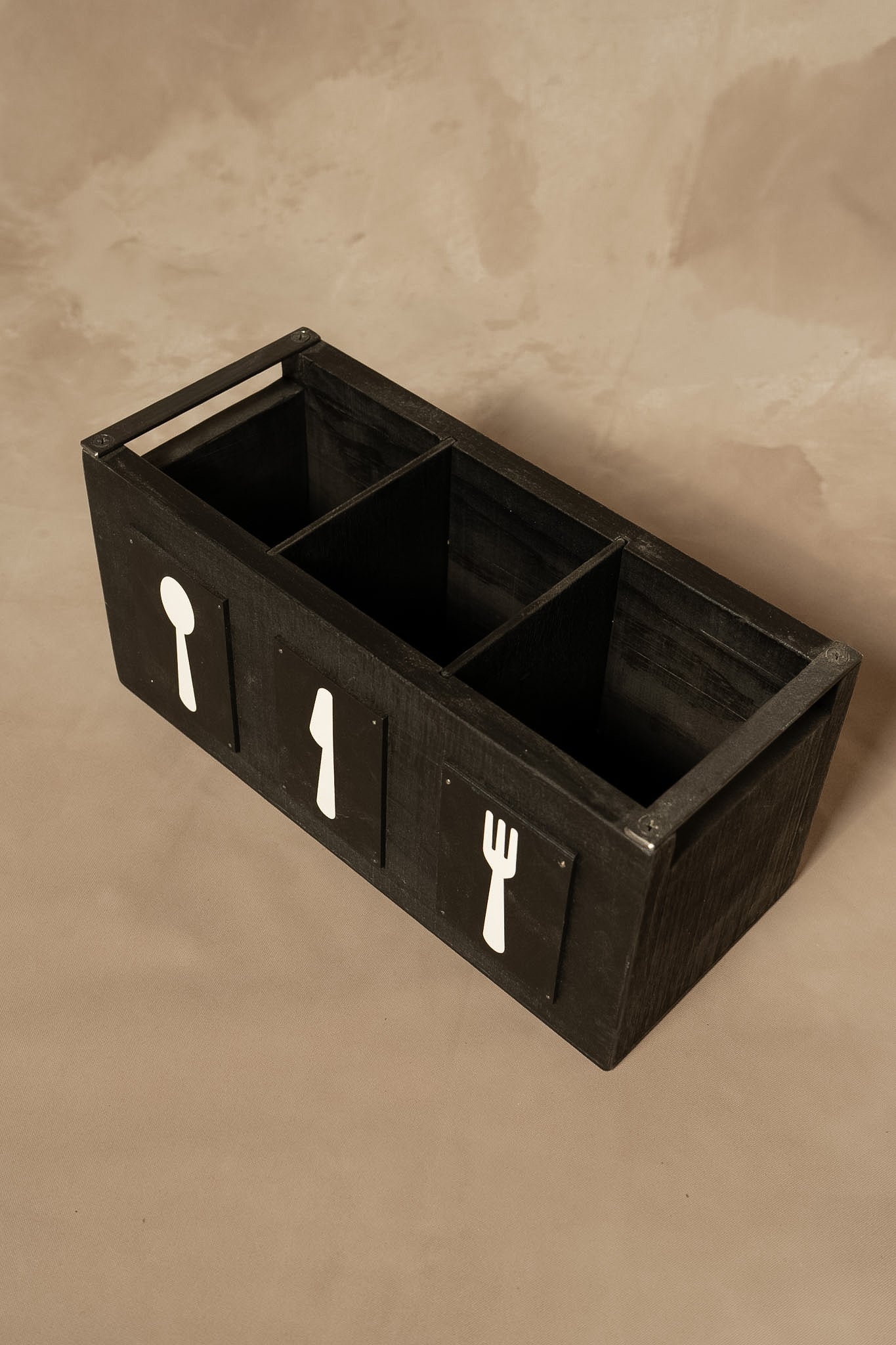 Porta Cubierto con Separaciones — Pátina Negra 30x13x14.5