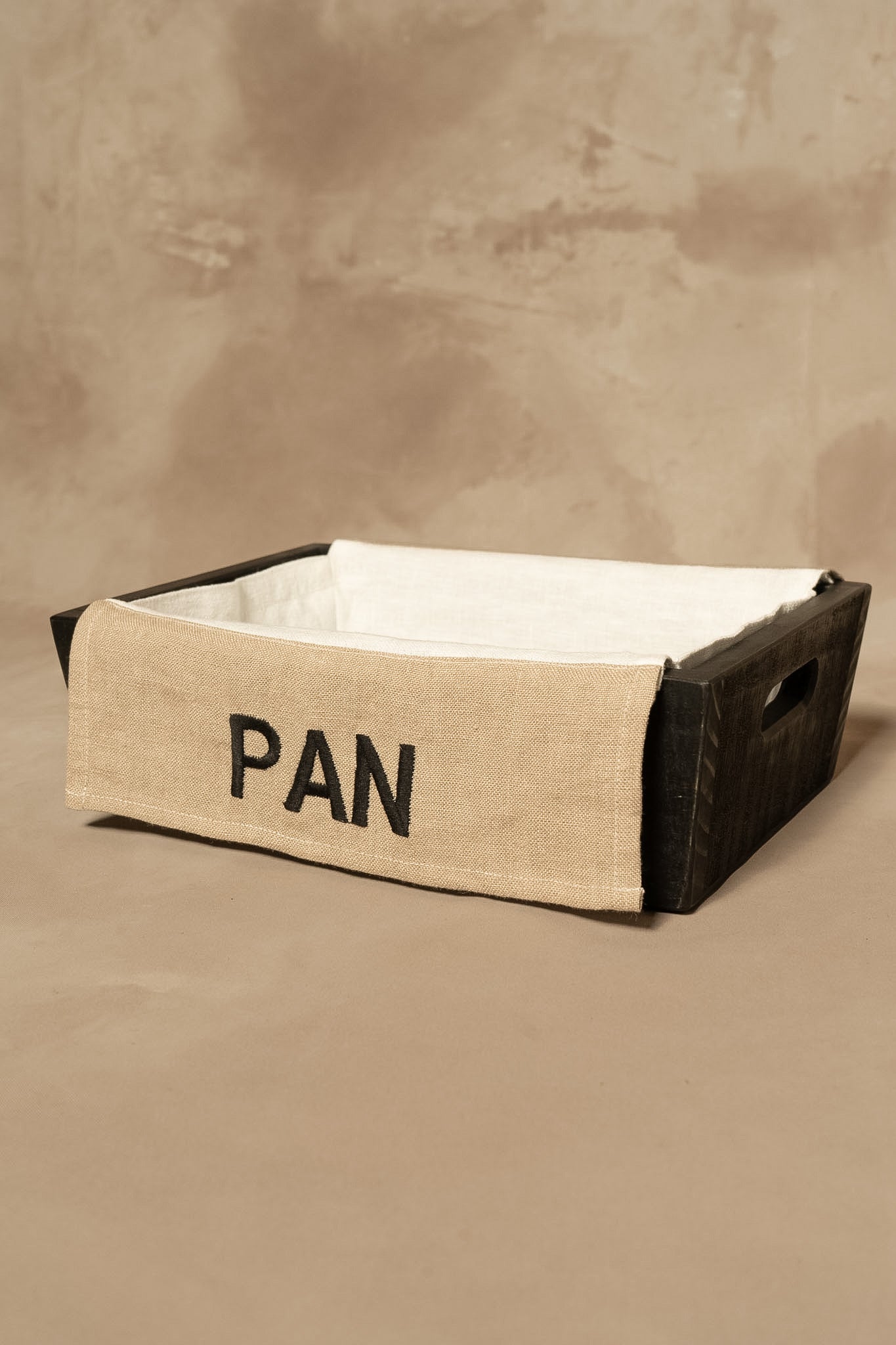 Panera — Con Funda de Lino Negro 30x20x8