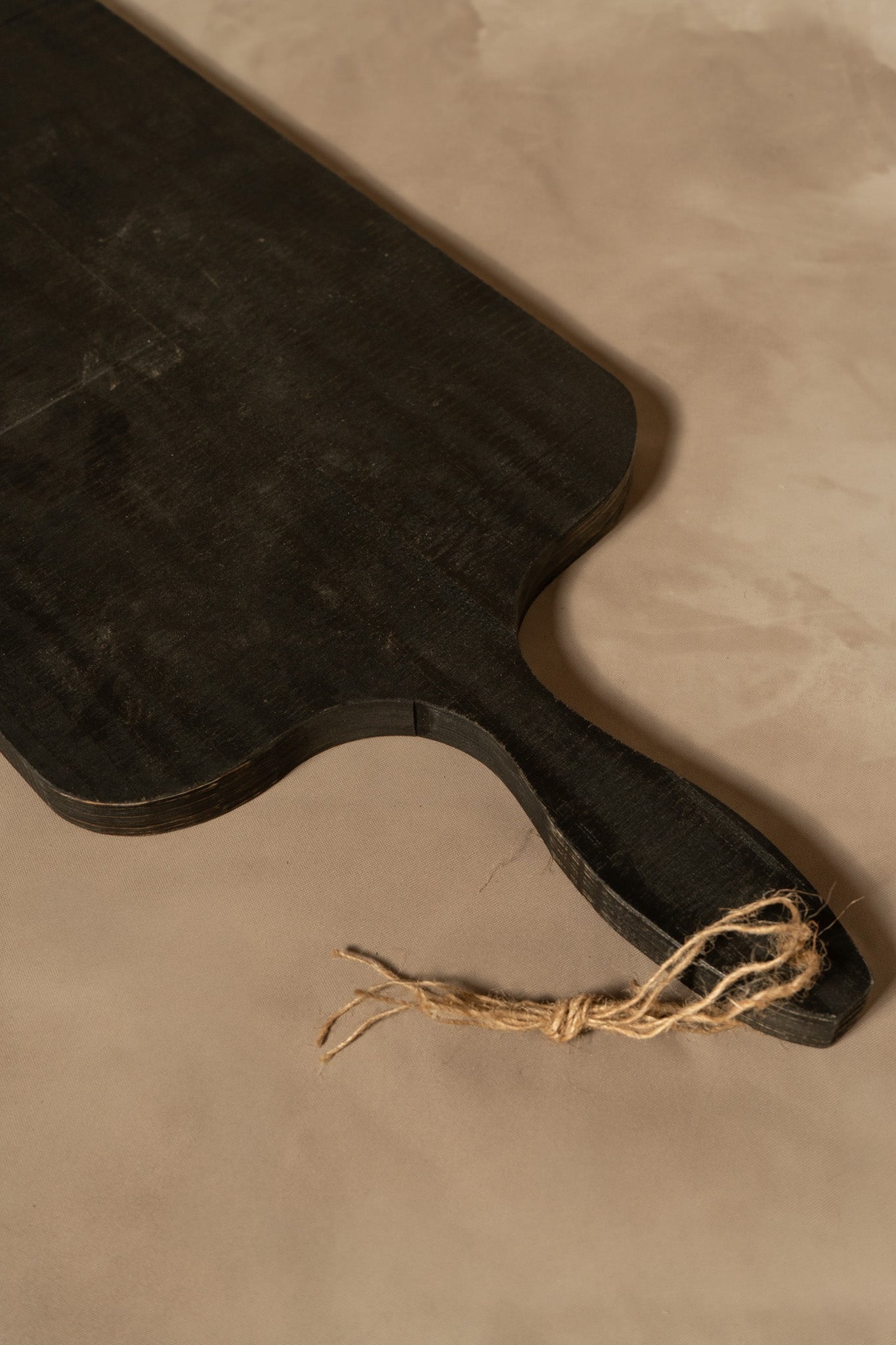 Tabla Rústica Galpón - Pino Clear Aserrada Pátina Negra 75x25