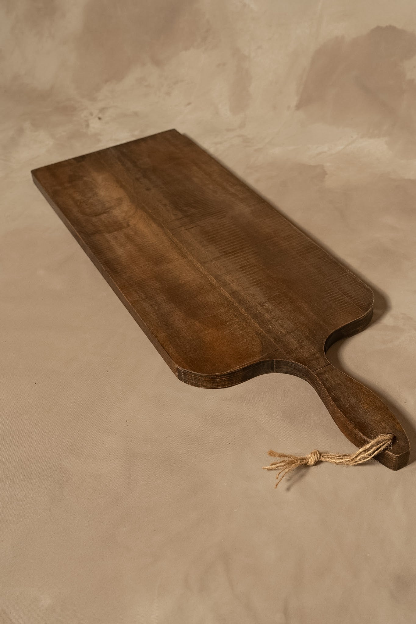Tabla Rústica Galpón — Pino Clear Aserrada Teñido Café 75x25