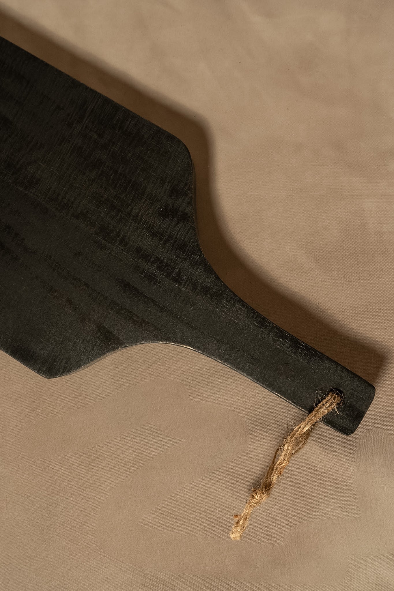 Tabla Rústica Galpón — Pino Clear Aserrada Pátina Negra 60x18x2