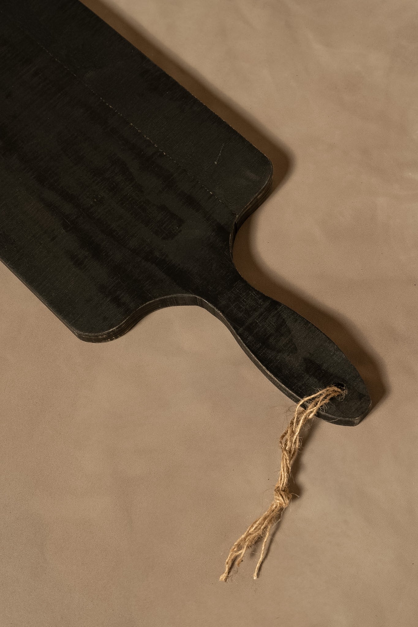 Tabla Rústica Galpón - Pino Clear Aserrada Pátina Negra 85x20x2