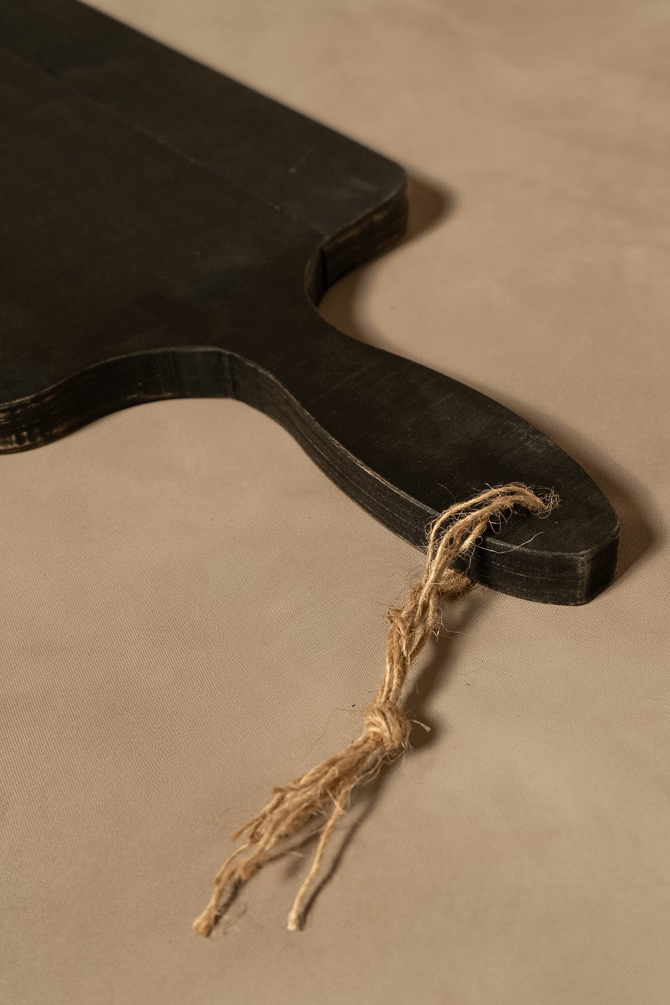 Tabla Rústica Galpón — Pino Clear Aserrada Pátina Negra 85x20x2