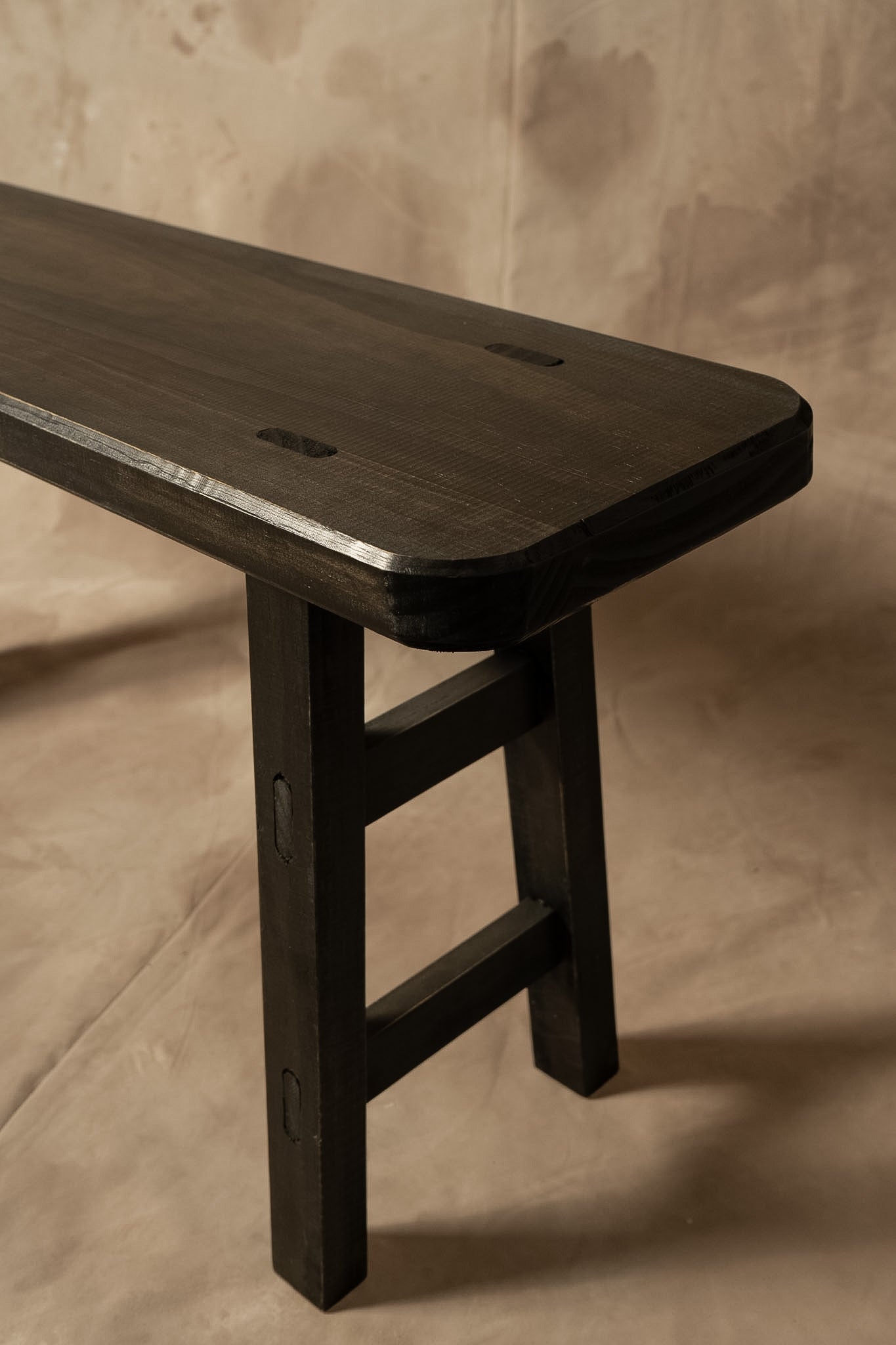 Banqueta Tere - Pino Clear Aserrado Pátina Negra 100x23x45