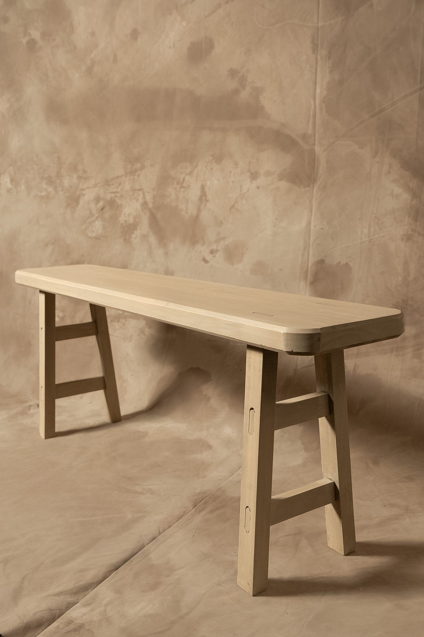 Banqueta Tere — Pino Clear Teñido Rústico Gris Beige Oscuro Envejecido 120x23x45