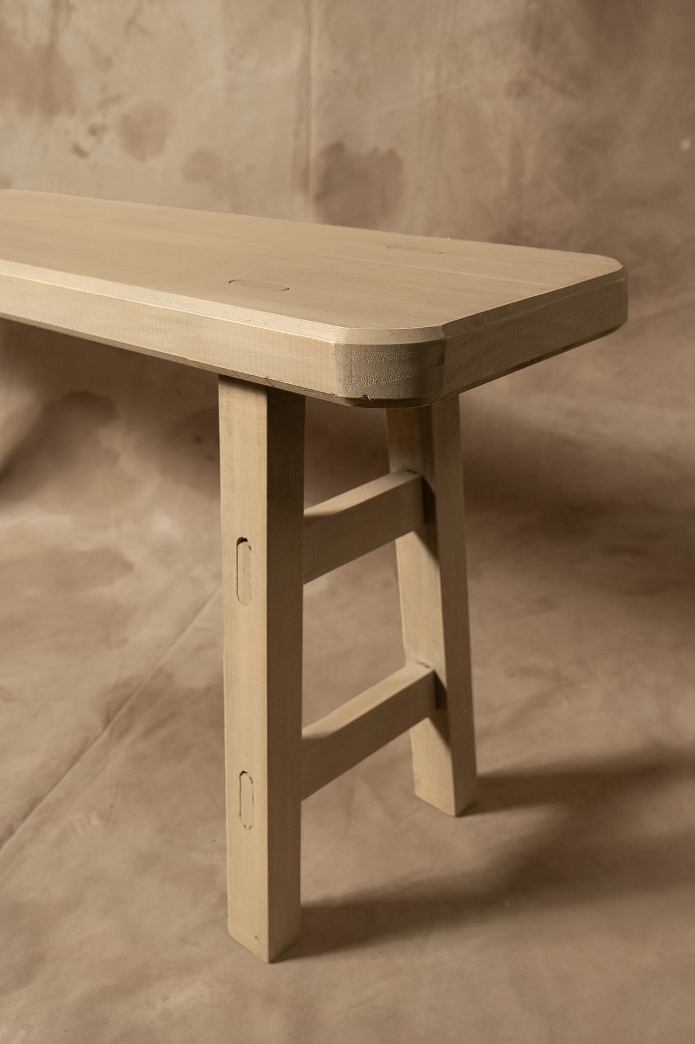 Banqueta Tere — Pino Clear Teñido Rústico Gris Beige Oscuro Envejecido 120x23x45