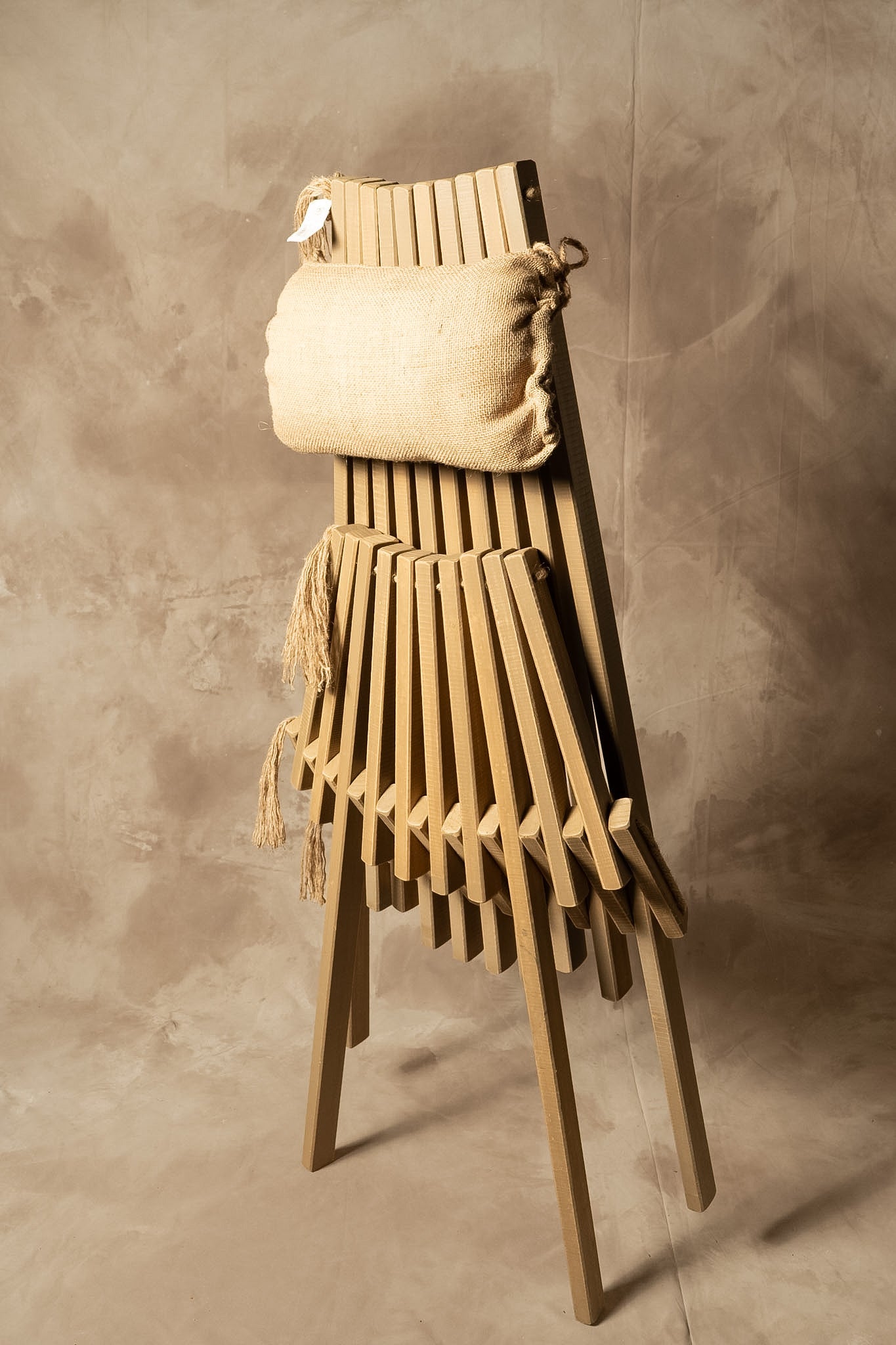 Silla Jesuita - Con Cojín Pino Clear Teñido Rústico Aserrada Gris Beige Envejecido 50x31x140