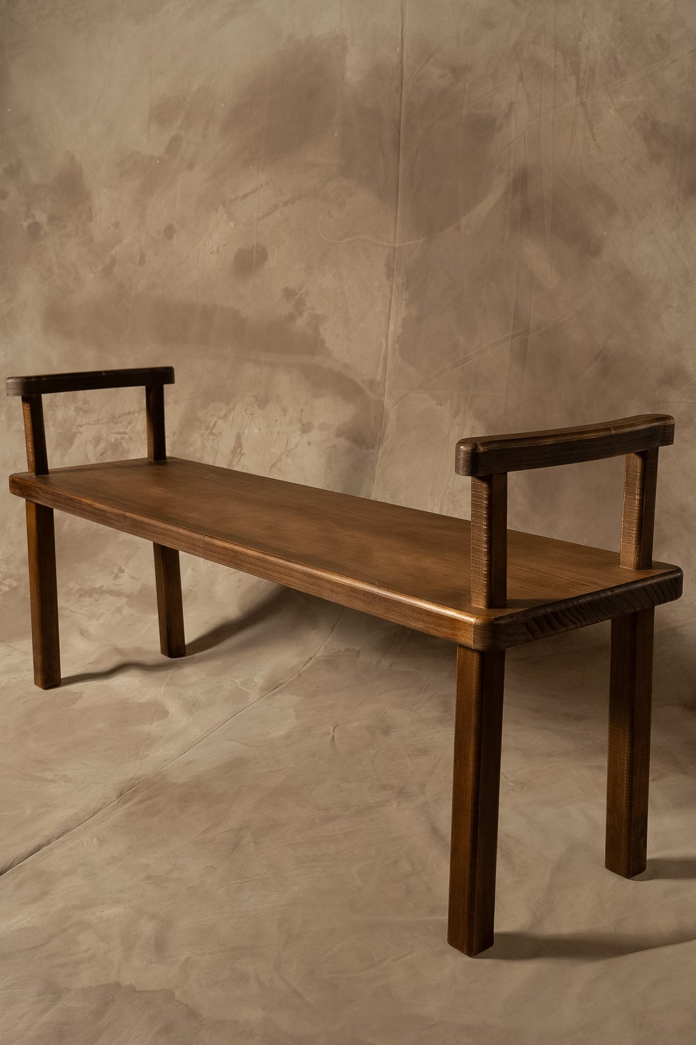 Banqueta María — Pino Clear Teñido Café 130x35x60