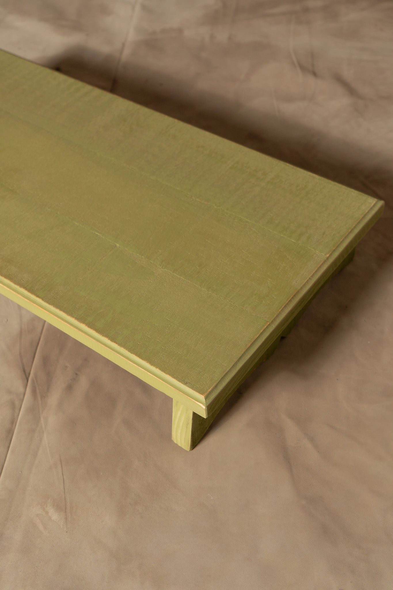 Tarima Redonda — Pino Clear Aserrado Pátina Verde Tamaño Mediano 60x30x9