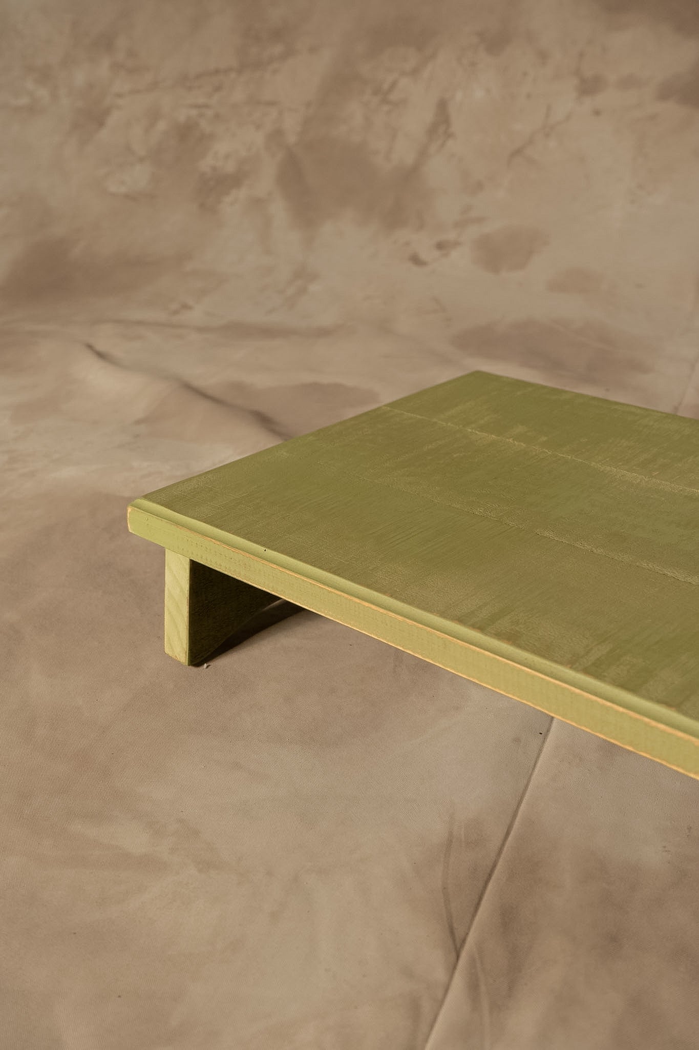Tarima Redonda - Pino Clear Aserrado Pátina Verde Tamaño Chico 50x30x9