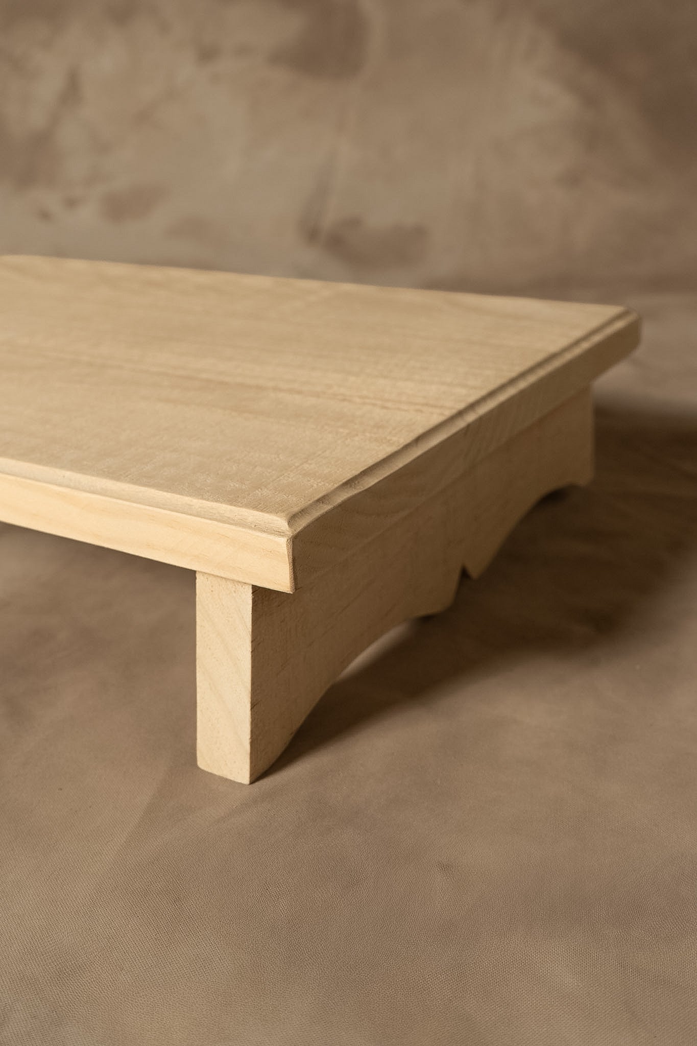 Tarima Rústica - Pino Clear Aserrada Gris Beige Envejecido Tamaño Mediano 60x30x8
