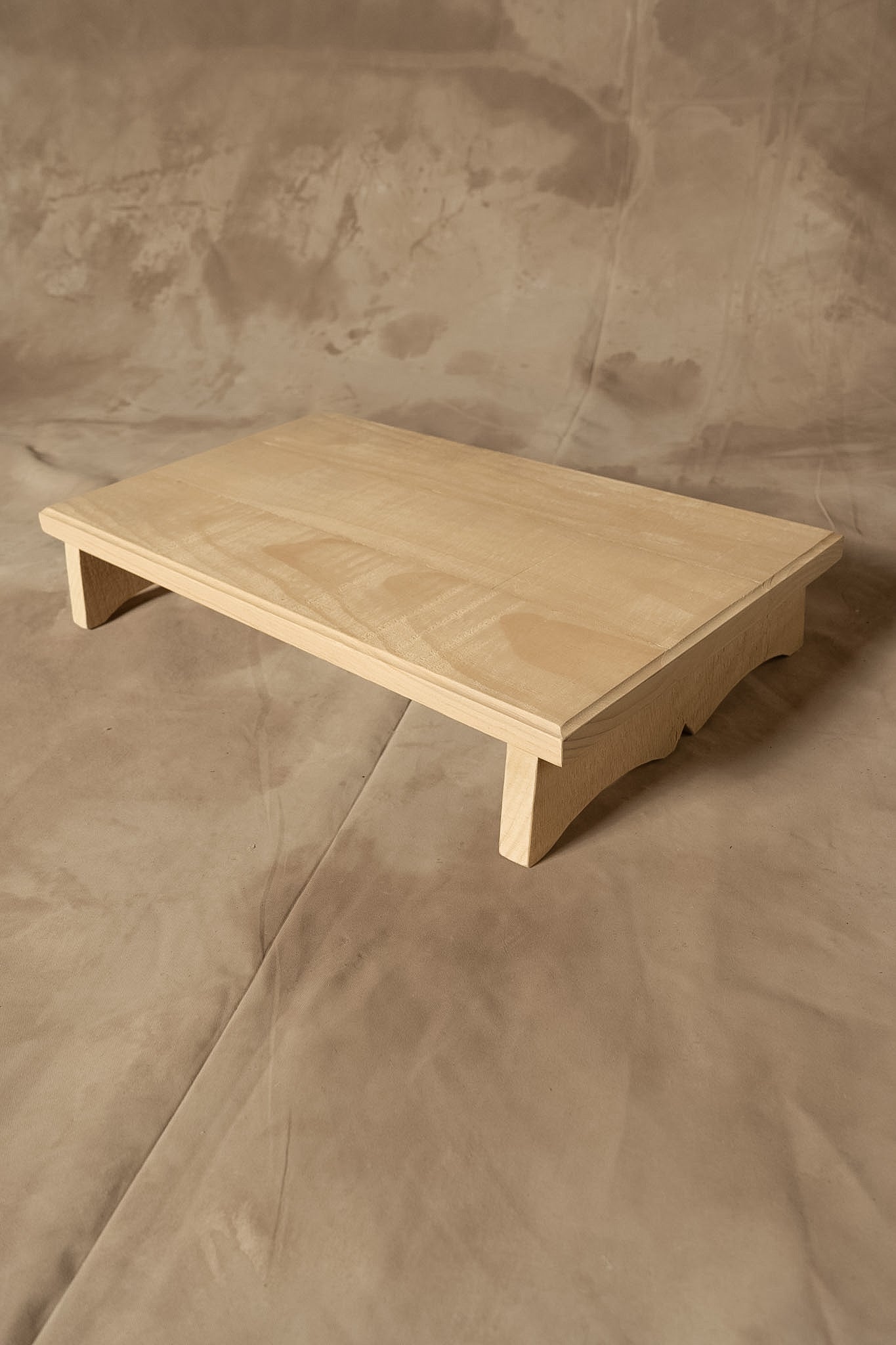 Tarima Rústica — Pino Clear Aserrada Gris Beige Envejecido Tamaño Chico 50x30x8
